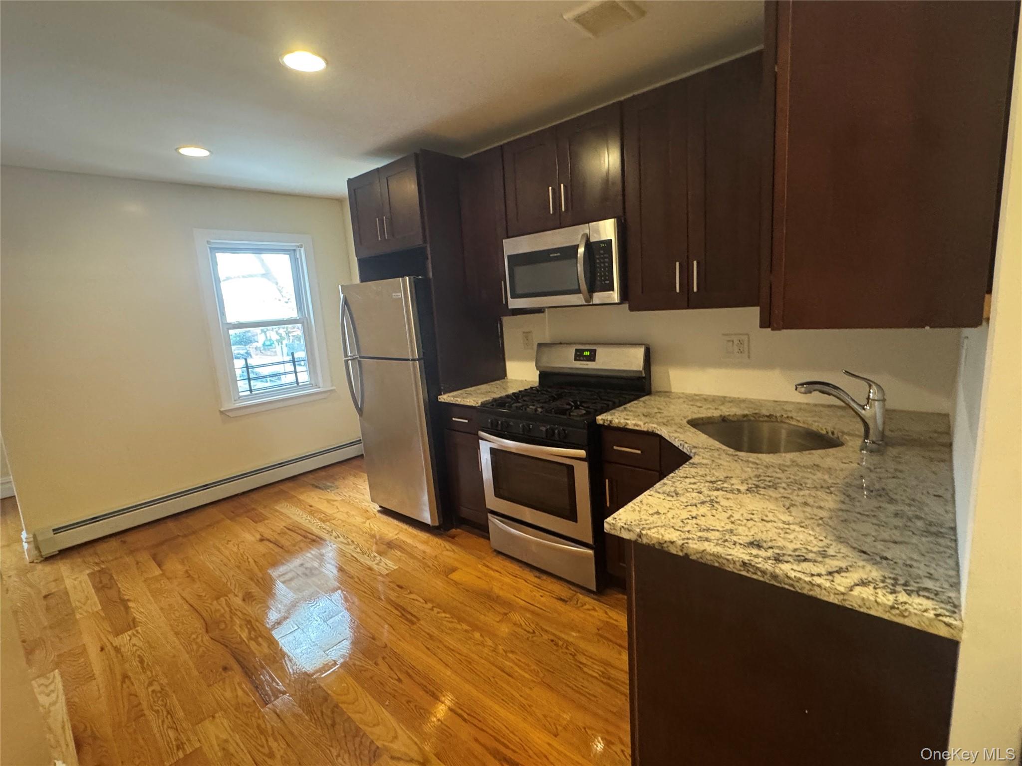 #1 photo, 17829 120th Avenue, जमैका Saint Albans , NY 11434