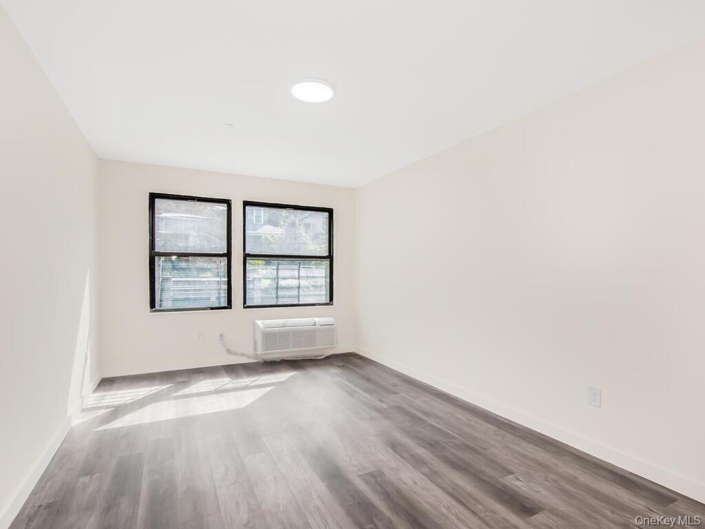 #9 photo, 409 Warburton Avenue, Yonkers , NY 10701