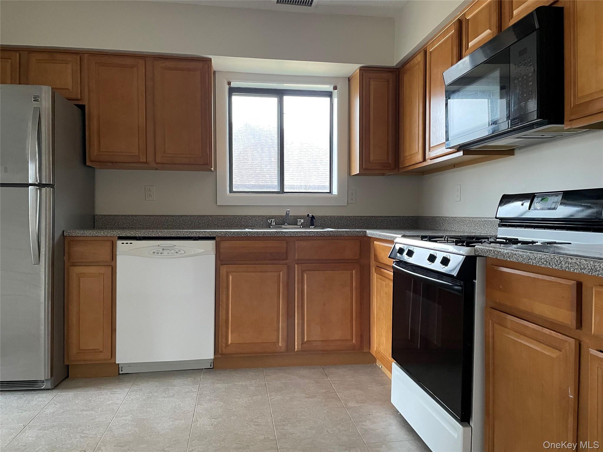 #3 photo, 32 Omni Parc Drive, Nanuet , NY 10954