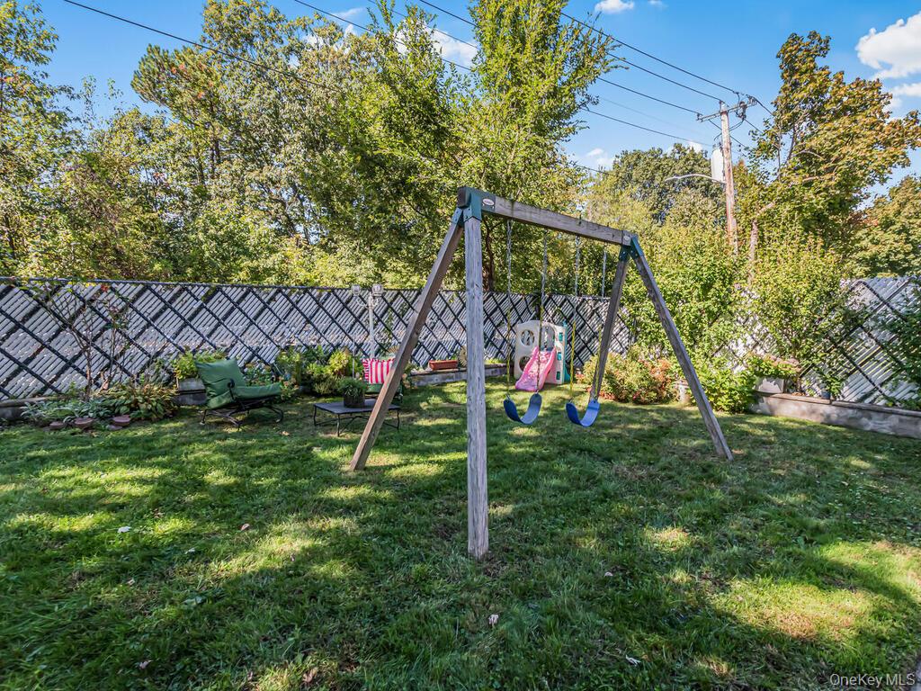 #11 photo, 129 Gailmore Drive, Yonkers , NY 10710