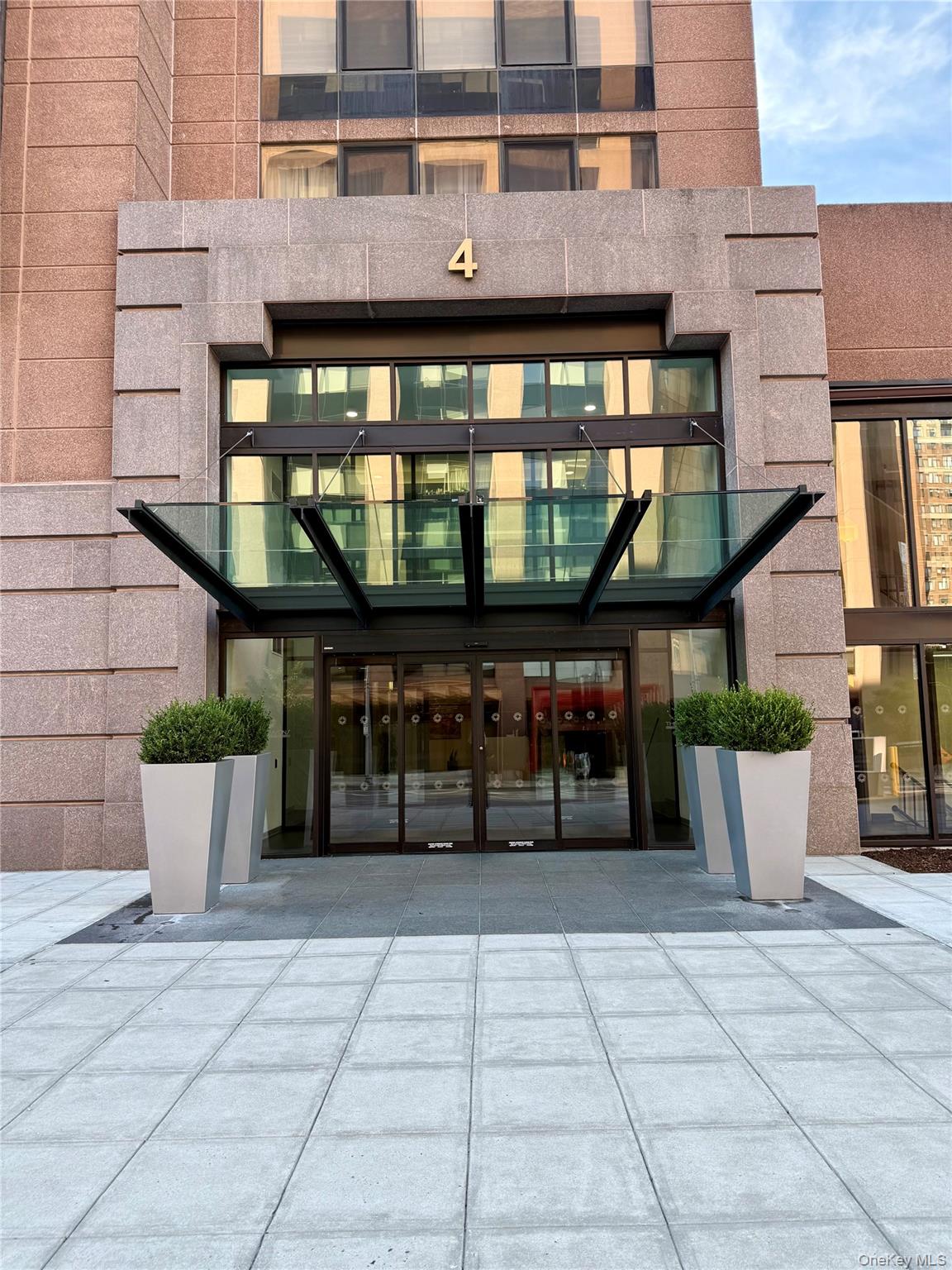 #4 photo, 4 Martine Avenue, White Plains , NY 10606