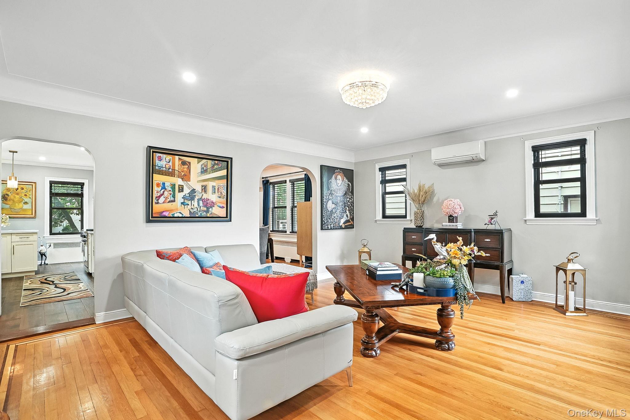 #9 photo, 1260 Rhinelander Avenue, Bronx , NY 10461