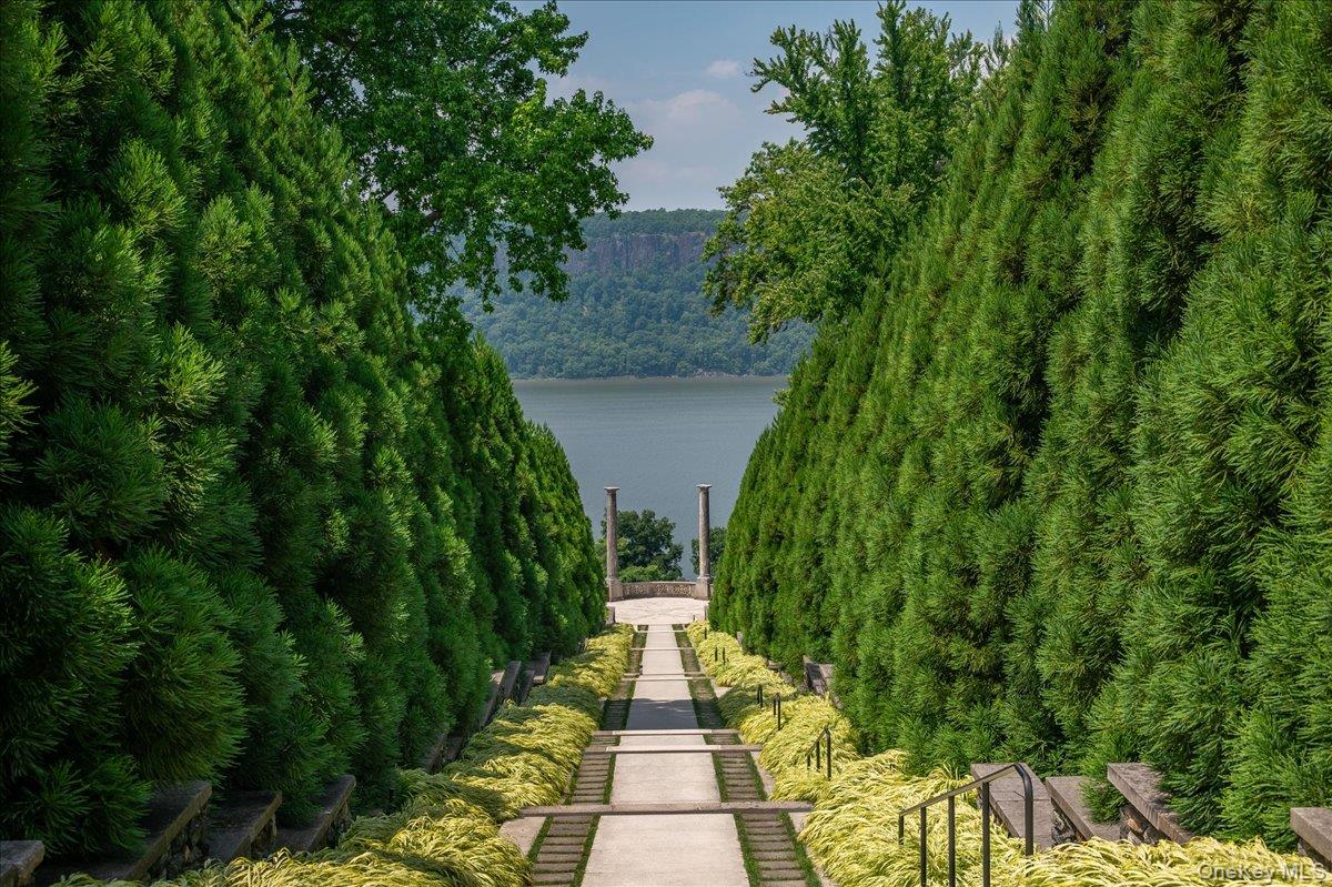 #3 photo, 1200 Warburton Avenue, Yonkers , NY 10701