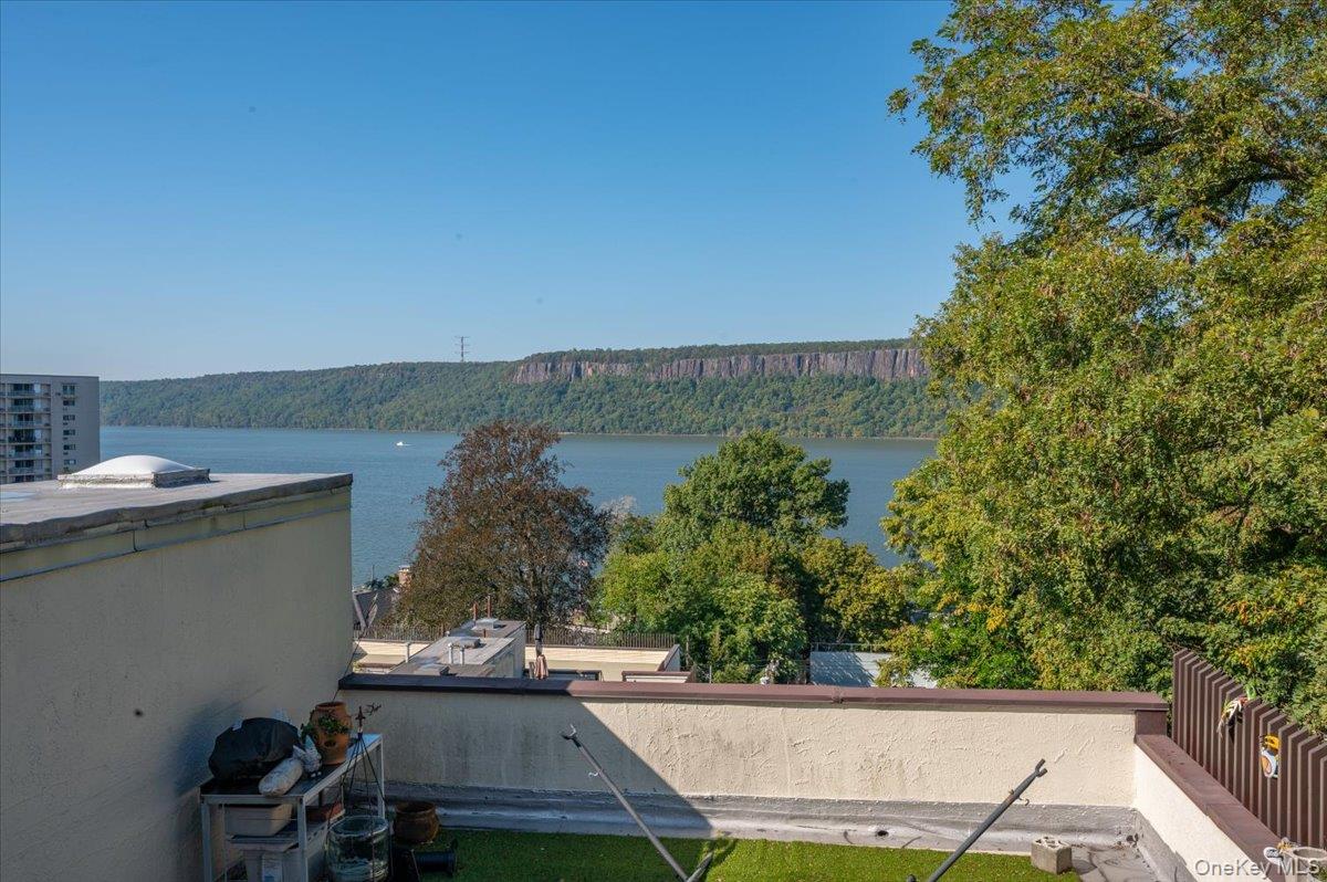 #4 photo, 1200 Warburton Avenue, Yonkers , NY 10701