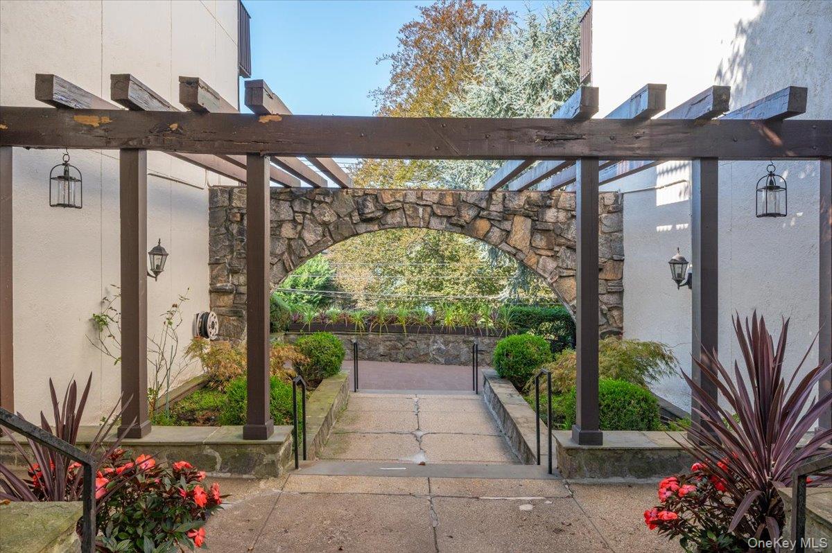 #6 photo, 1200 Warburton Avenue, Yonkers , NY 10701