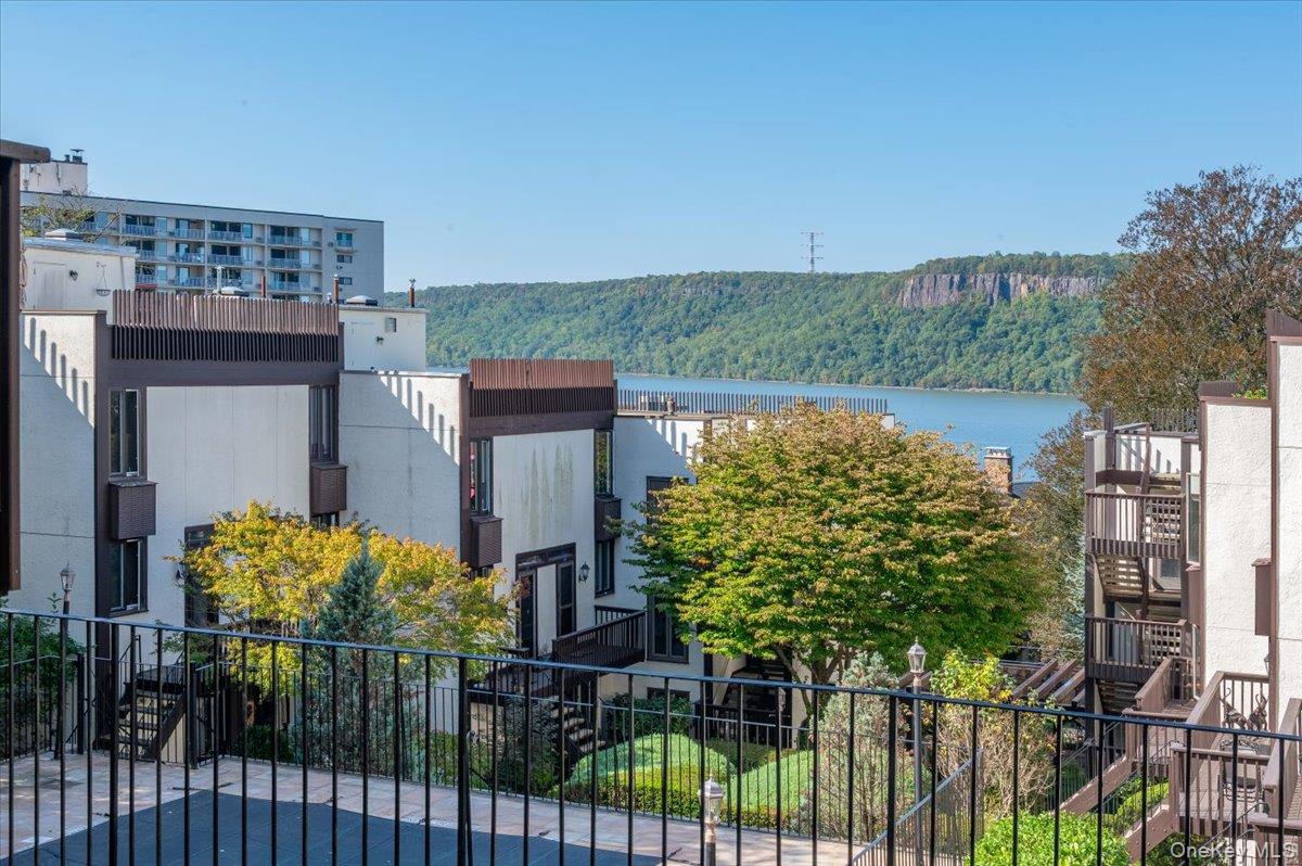 #8 photo, 1200 Warburton Avenue, Yonkers , NY 10701