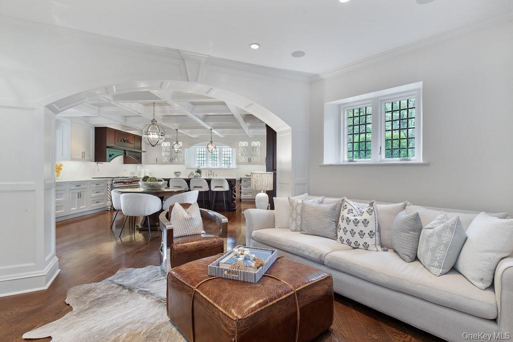 #14 photo, 21 Hampshire Road, Bronxville , NY 10708