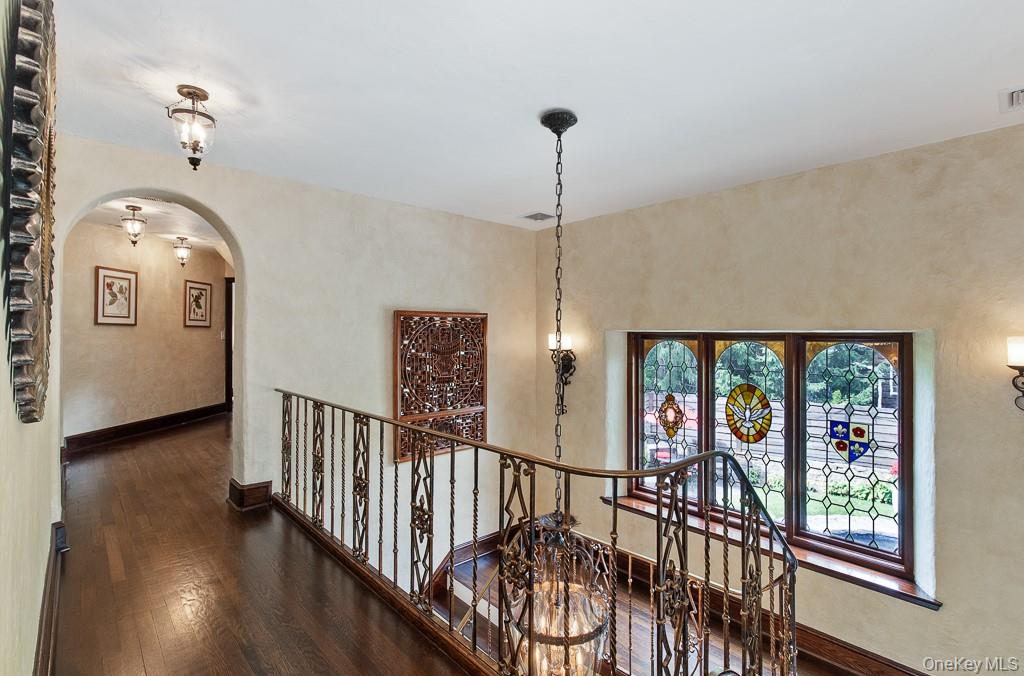 #16 photo, 21 Hampshire Road, Bronxville , NY 10708