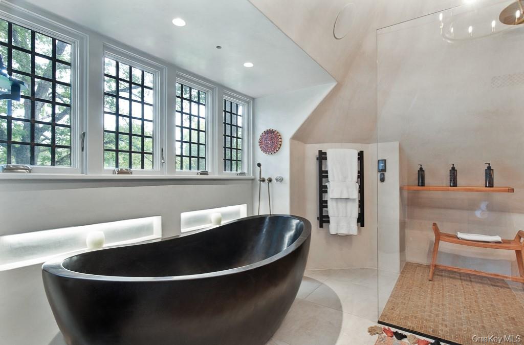 #19 photo, 21 Hampshire Road, Bronxville , NY 10708