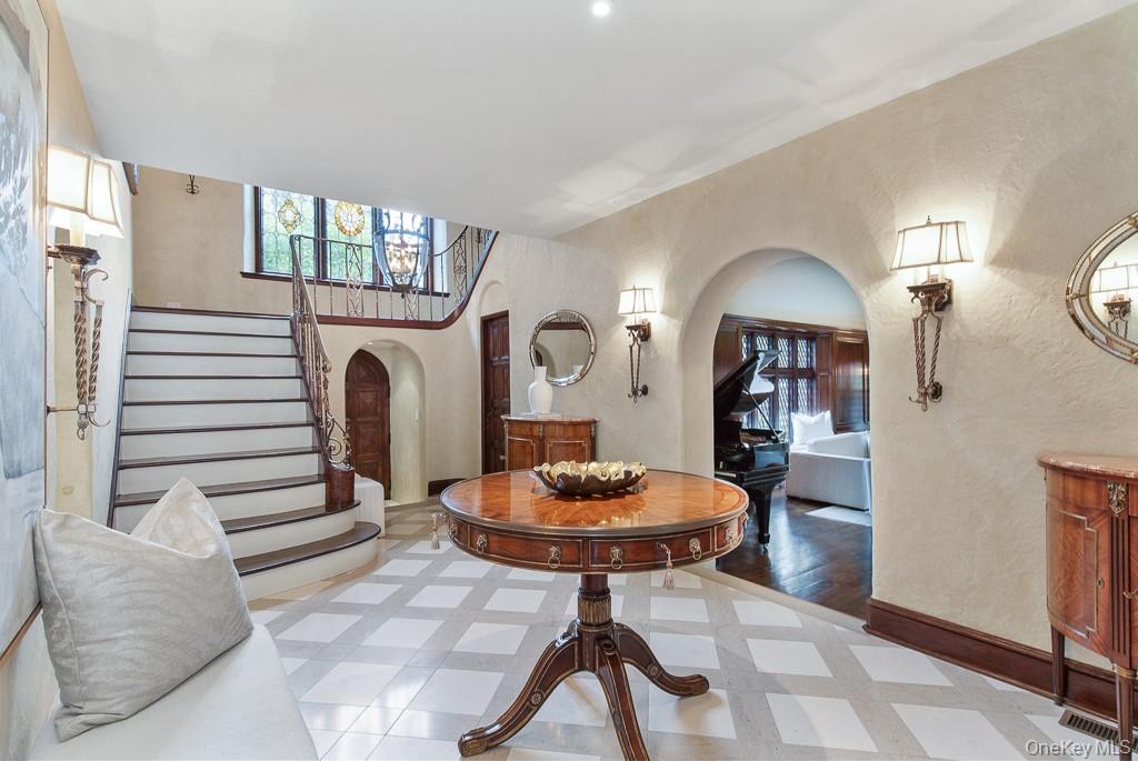 #3 photo, 21 Hampshire Road, Bronxville , NY 10708