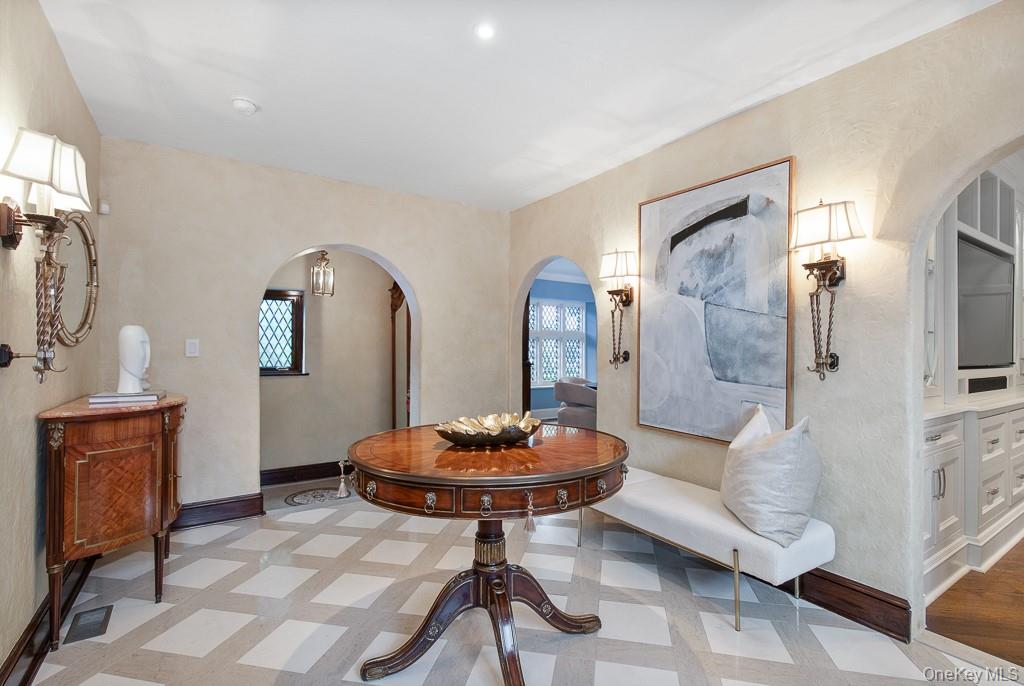 #4 photo, 21 Hampshire Road, Bronxville , NY 10708