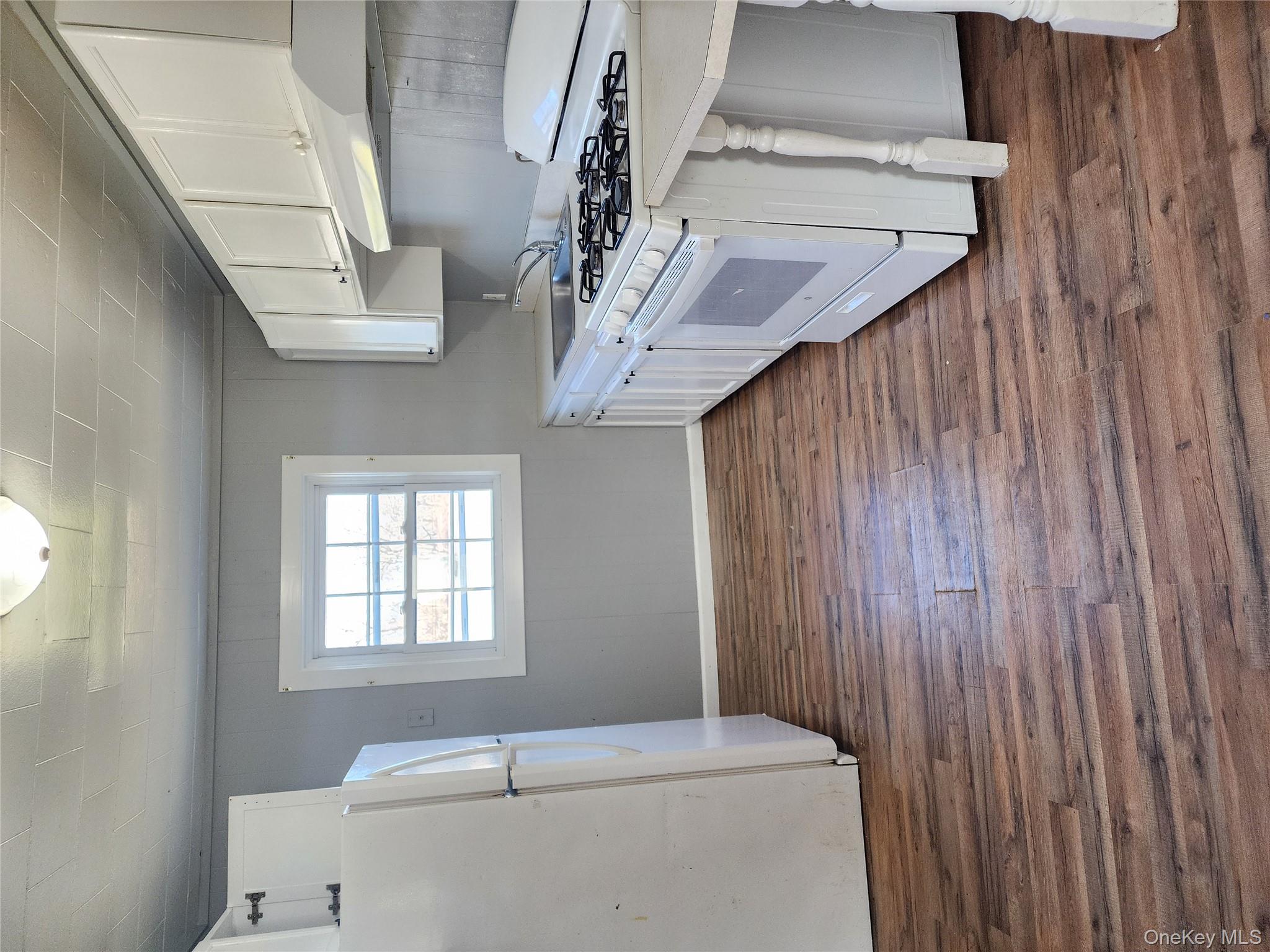 #3 photo, 184 Priscilla Avenue, Flanders , NY 11901