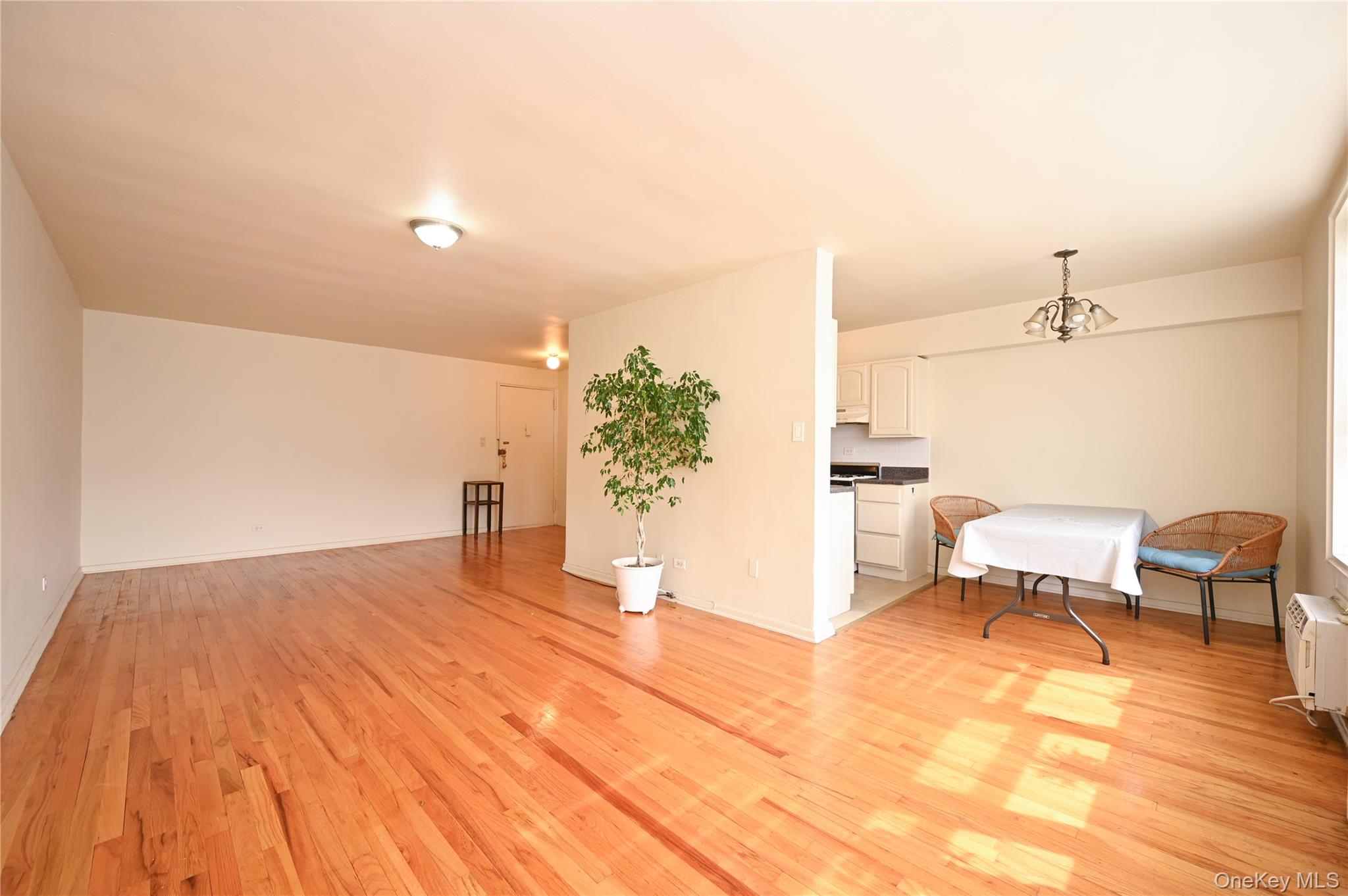 #4 photo, 34-25 150th Place, クイーンズ区 Flushing , NY 11354