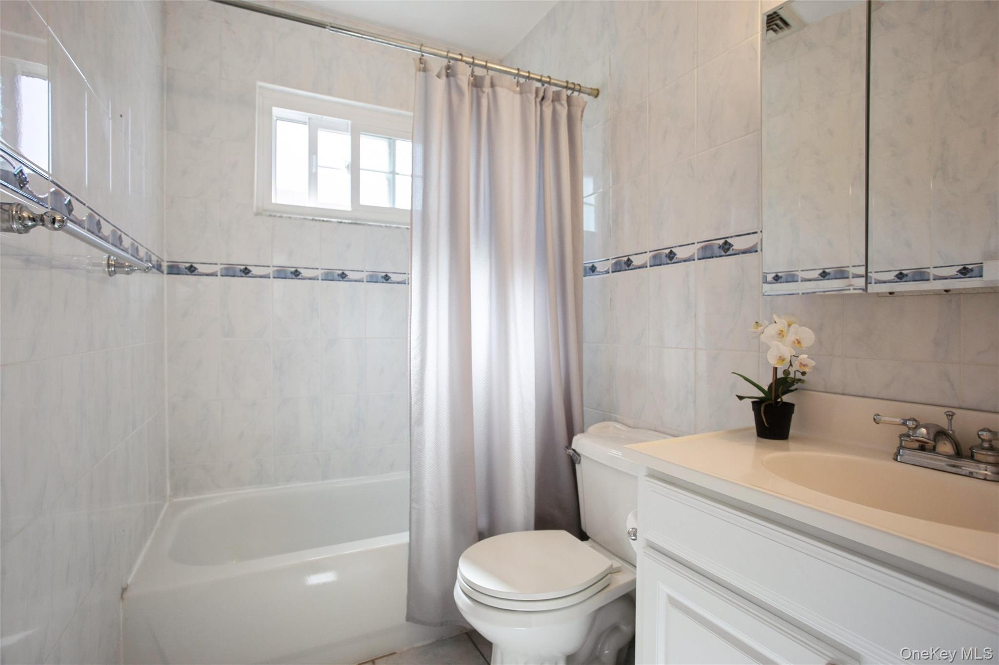 #12 photo, 3515 Oceanside Road, Oceanside , NY 11572