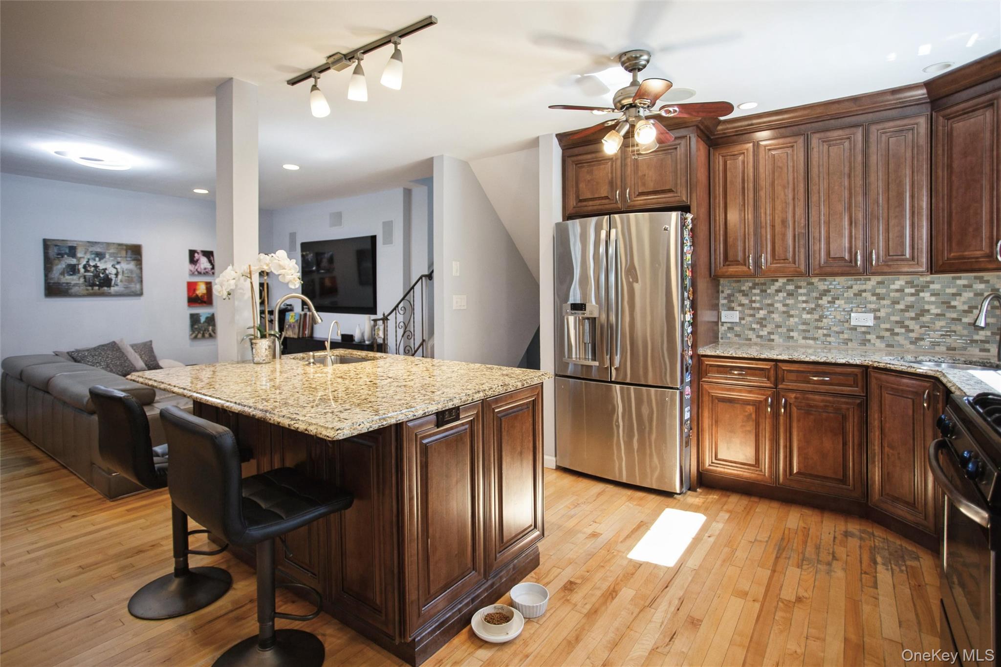 #6 photo, 3515 Oceanside Road, Oceanside , NY 11572