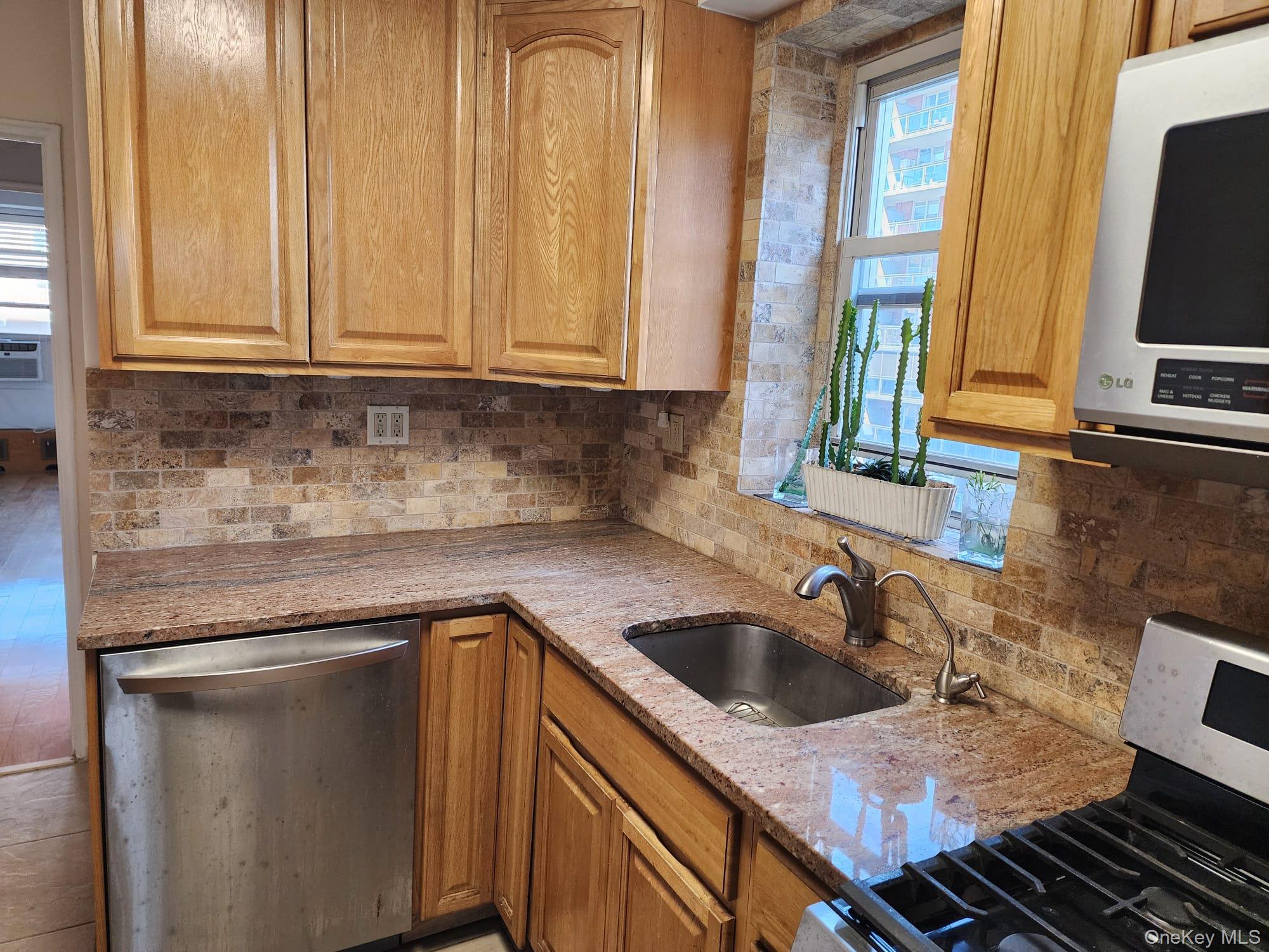 #11 photo, 97-37 63rd Road, 皇后区 雷哥公园 Rego Park , NY 11374