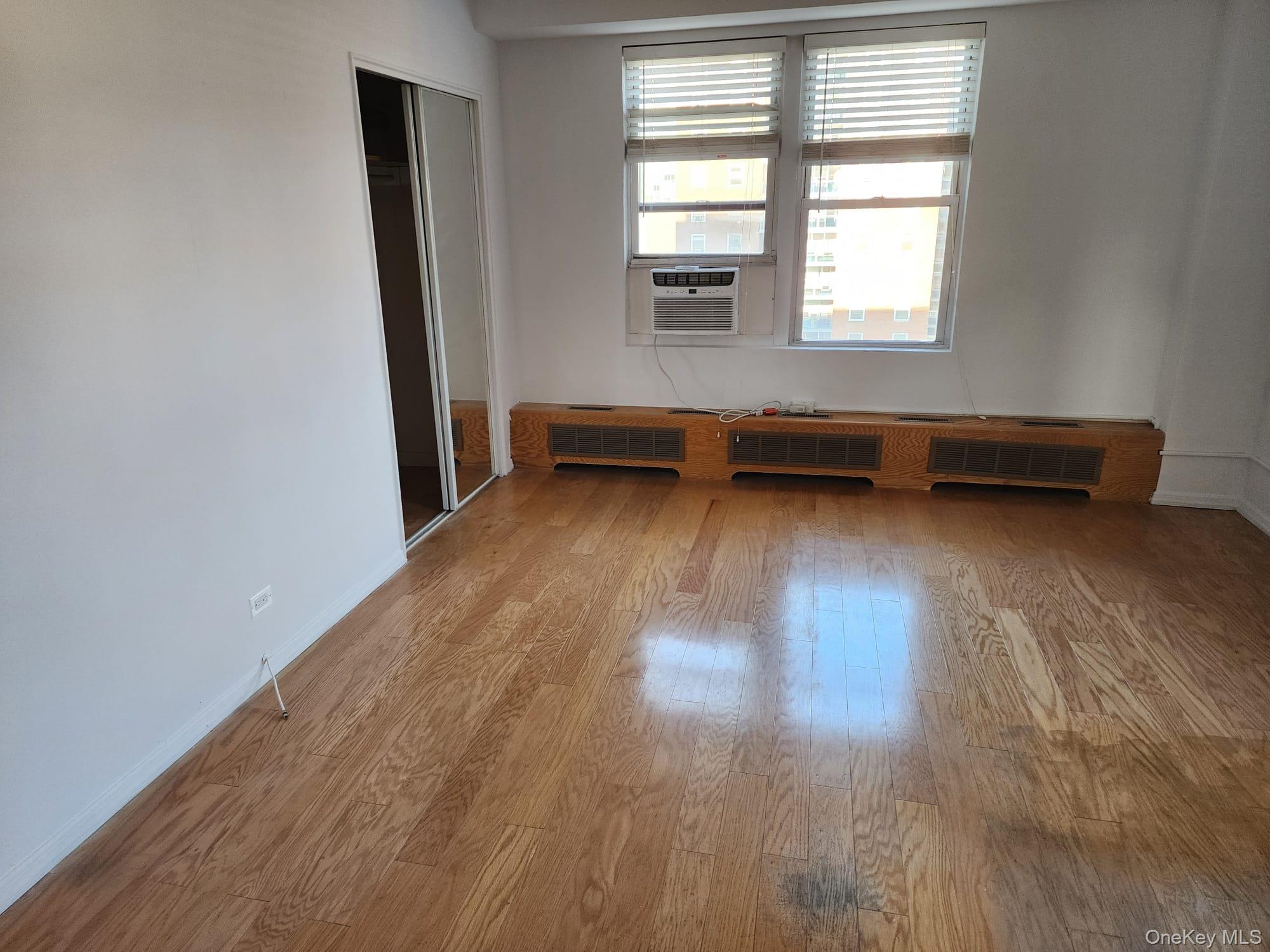 #12 photo, 97-37 63rd Road, 皇后区 雷哥公园 Rego Park , NY 11374