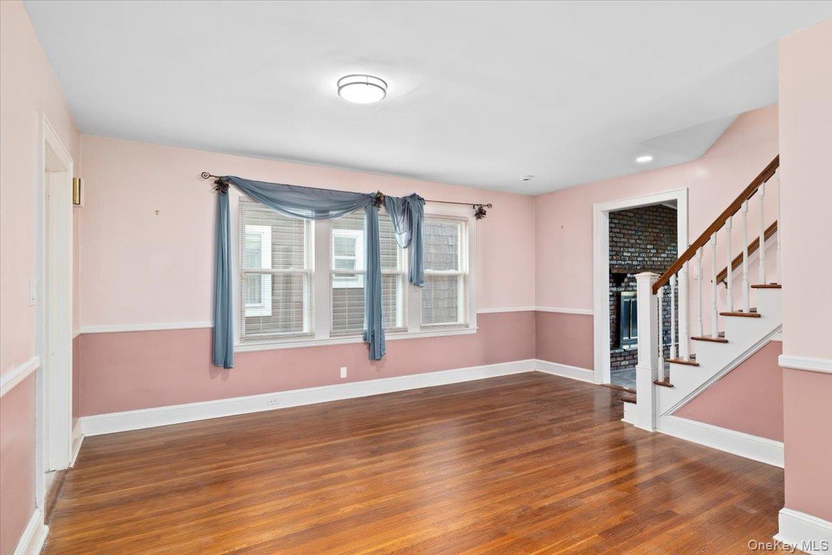 #13 photo, 61 Dartmouth Street, Williston Park , NY 11596