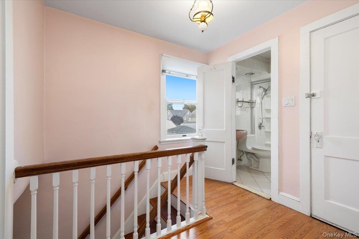 #14 photo, 61 Dartmouth Street, Williston Park , NY 11596