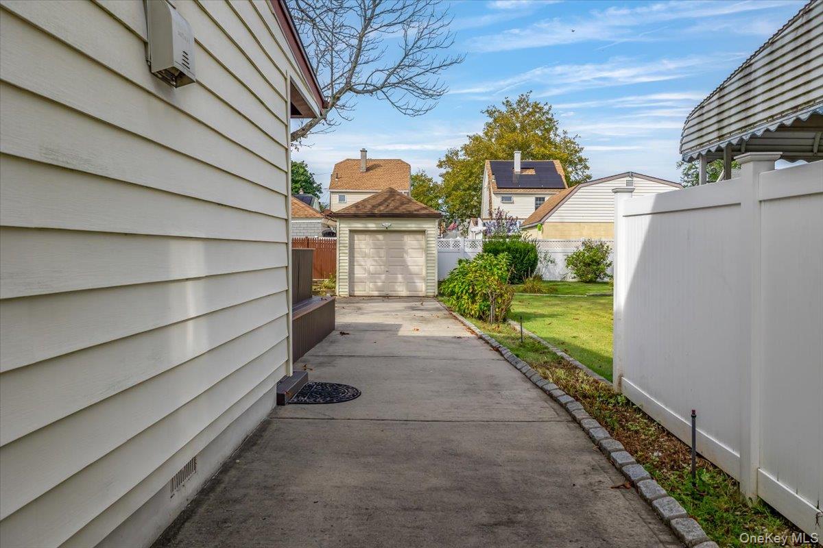 #19 photo, 61 Dartmouth Street, Williston Park , NY 11596