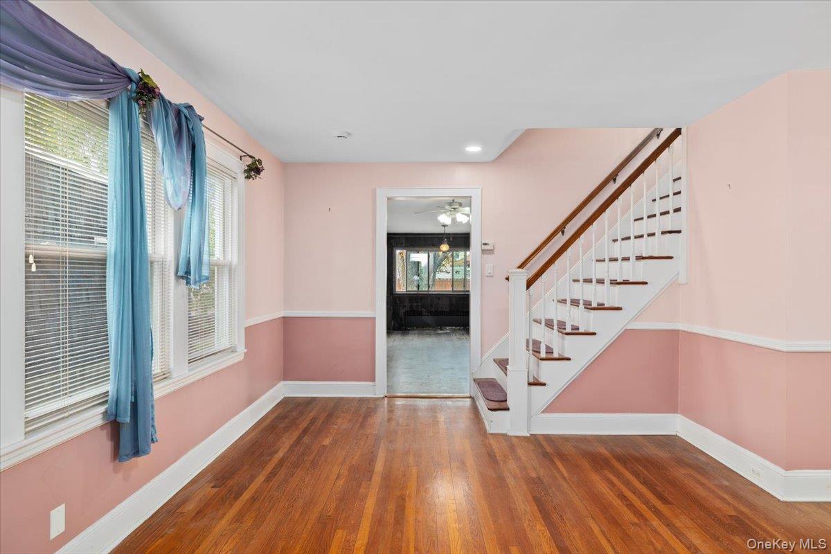 #6 photo, 61 Dartmouth Street, Williston Park , NY 11596