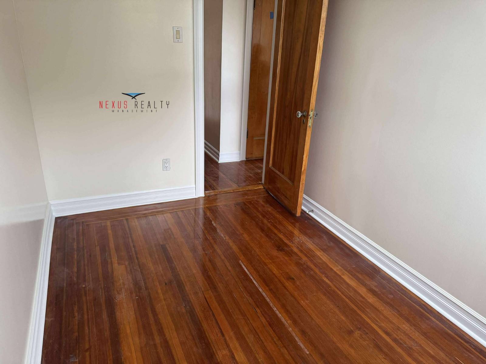 #4 photo, 33rd street & 34th Avenue, Astoria , NY 11106