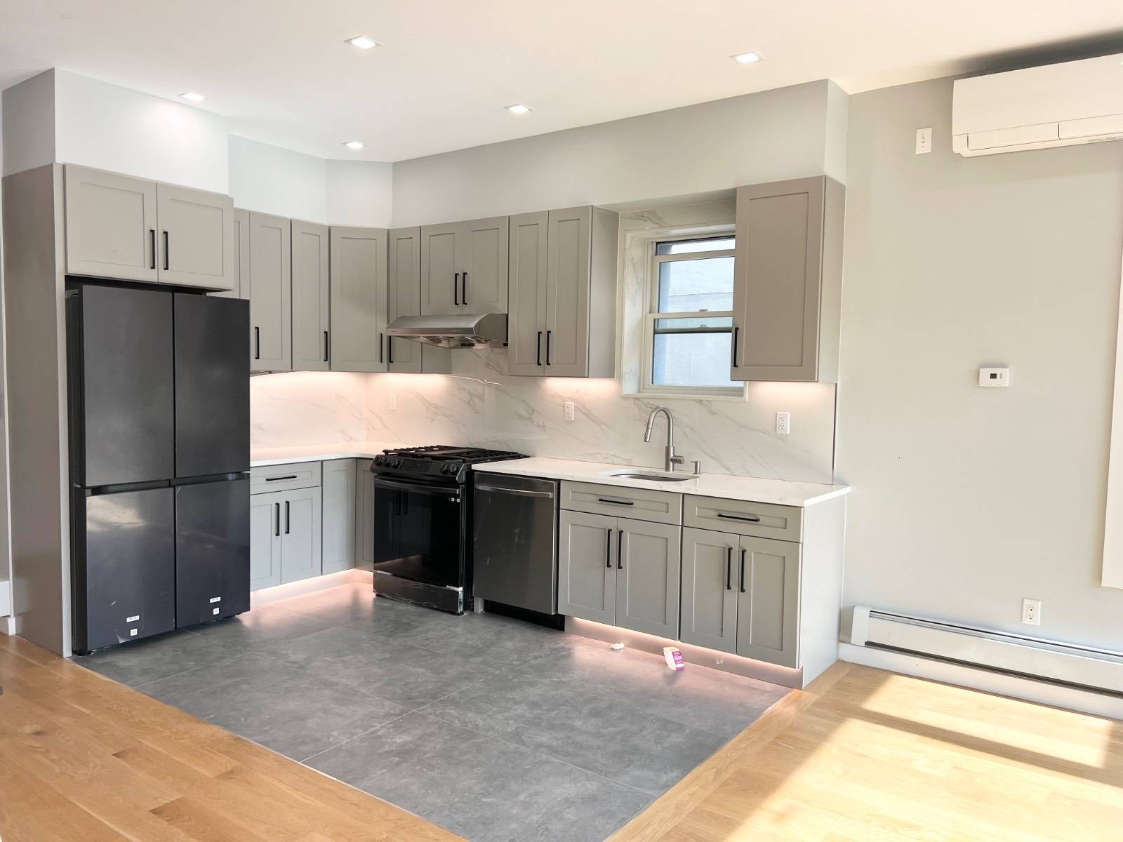 #8 photo, 945 77th street, #2nd Floor, Dyker Heights , NY 11228