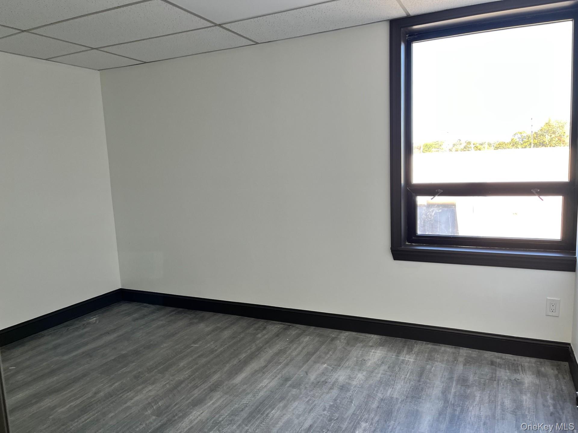 #4 photo, 40 Railroad Avenue, ナッソー郡 Glen Head , NY 11545