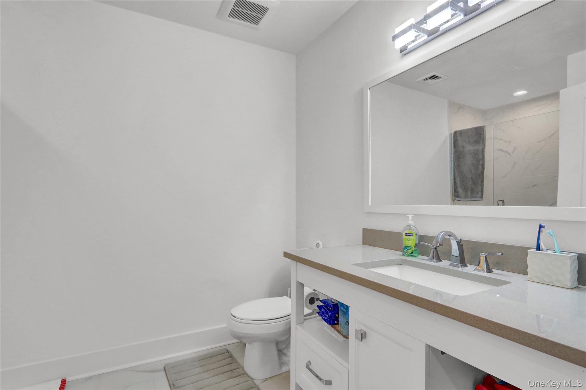 #14 photo, 704 Breton Way, ナッソー郡 Glen Cove , NY 11542