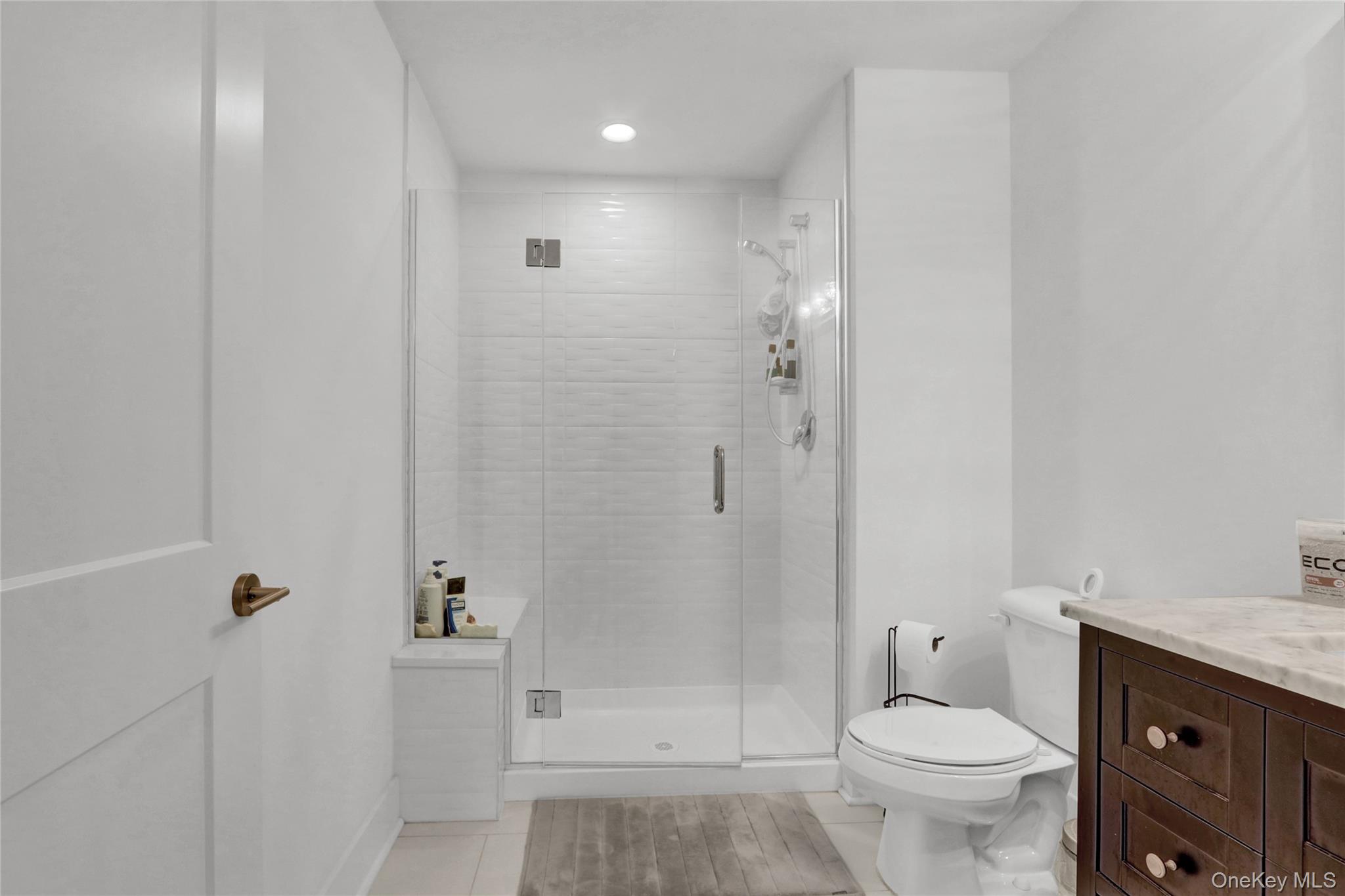 #20 photo, 704 Breton Way, ナッソー郡 Glen Cove , NY 11542