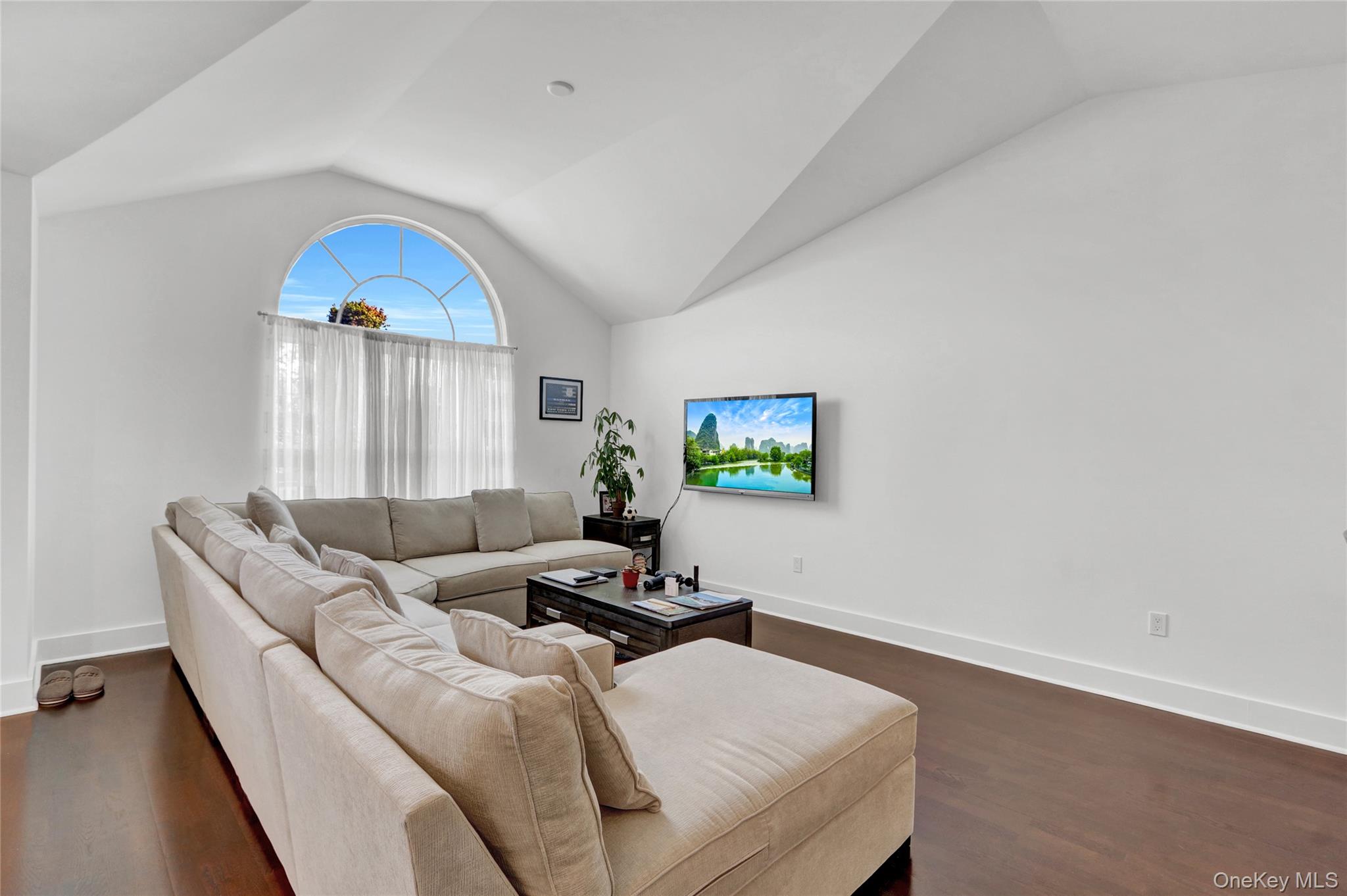 #5 photo, 704 Breton Way, ナッソー郡 Glen Cove , NY 11542