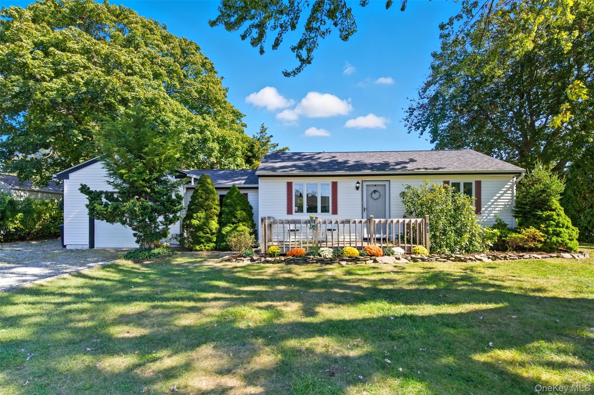 #1 photo, 290 5th Street, East Northport , NY 11731