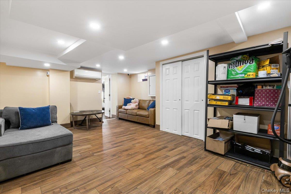 #12 photo, 605 S 6th Avenue, Mount Vernon , NY 10550