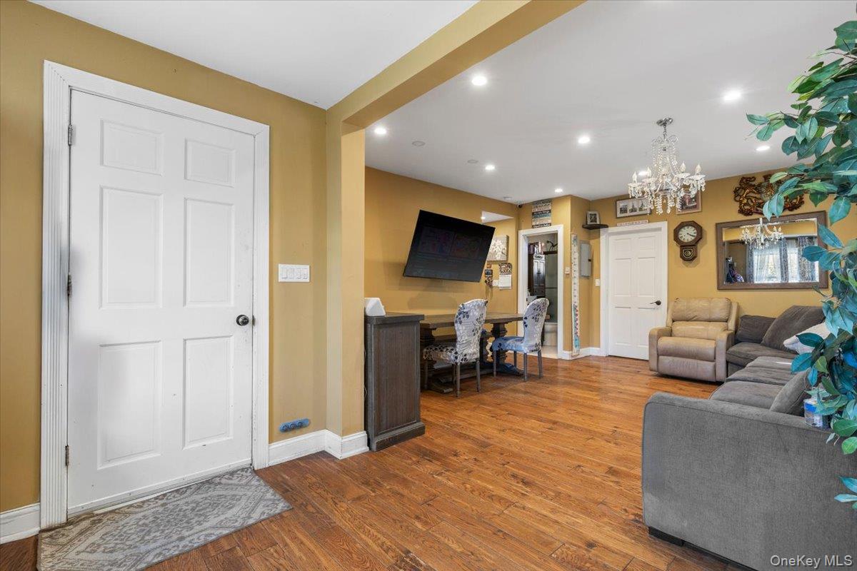 #4 photo, 605 S 6th Avenue, Mount Vernon , NY 10550