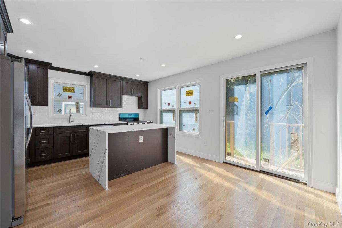 #2 photo, 97 Thurton Place, Yonkers , NY 10704