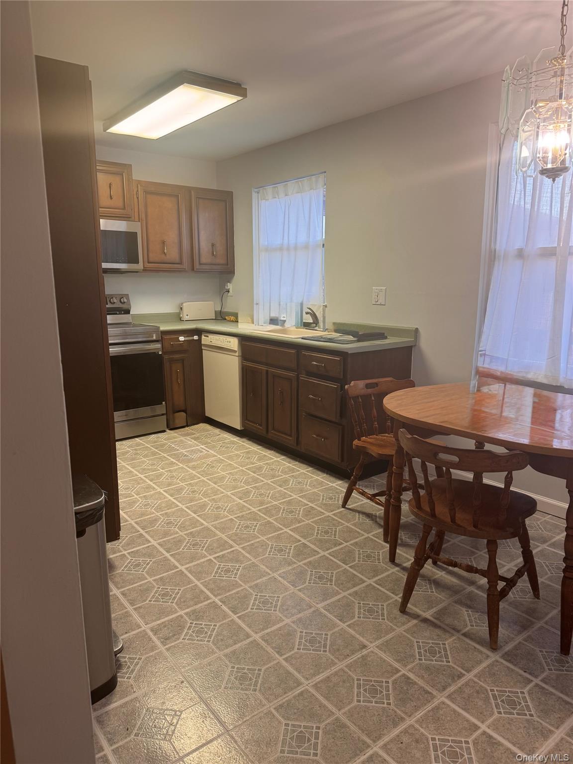 #6 photo, 660 Sierra Vista Lane, Valley Cottage , NY 10989