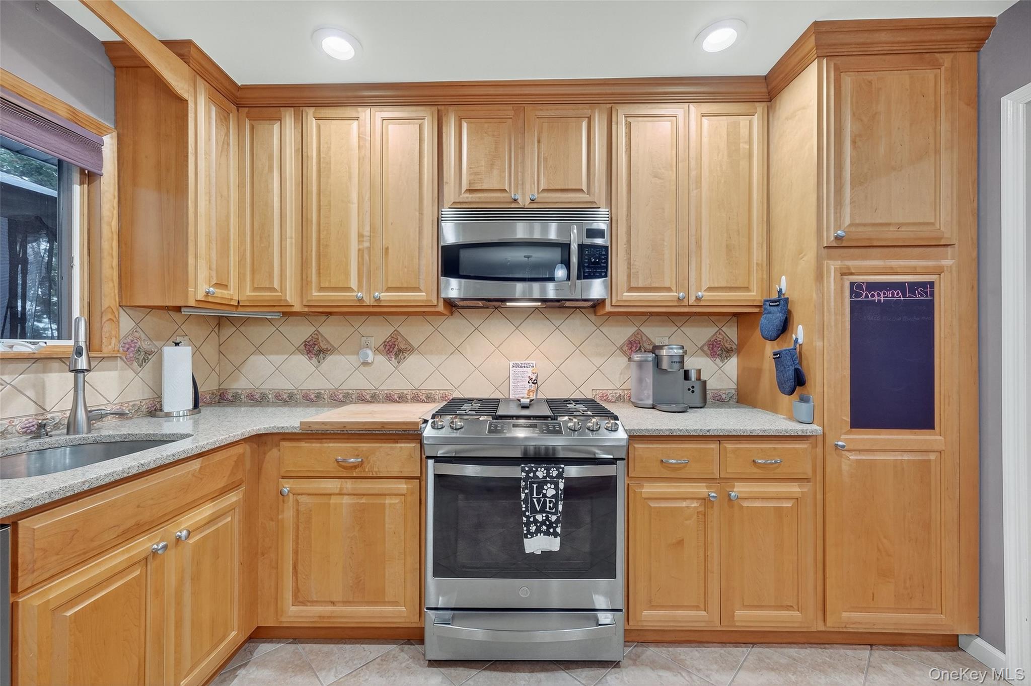 #18 photo, 149 Cole Court, Buchanan , NY 10511