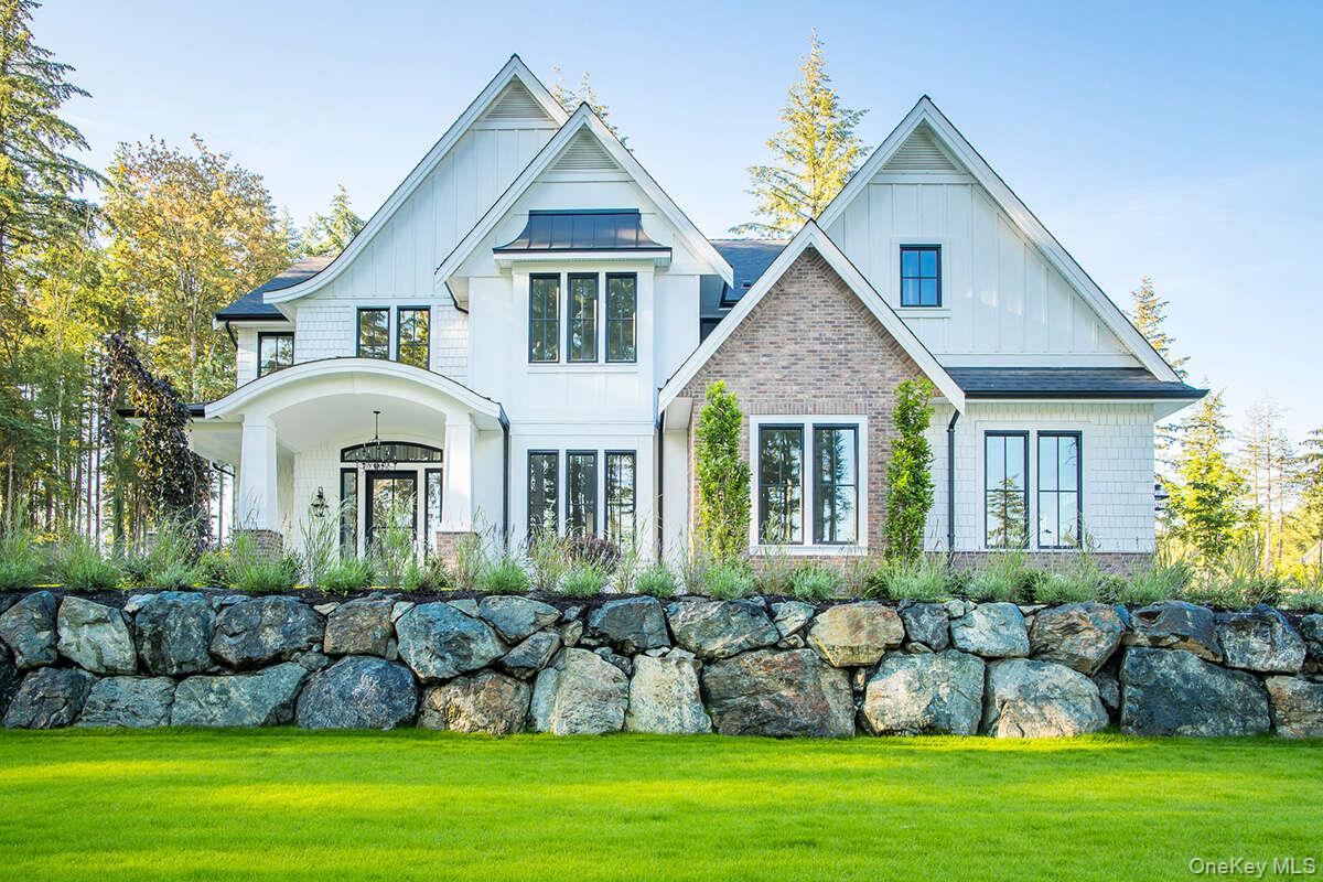 #1 photo, 16 Kingwood Lane, Poughkeepsie , NY 12601