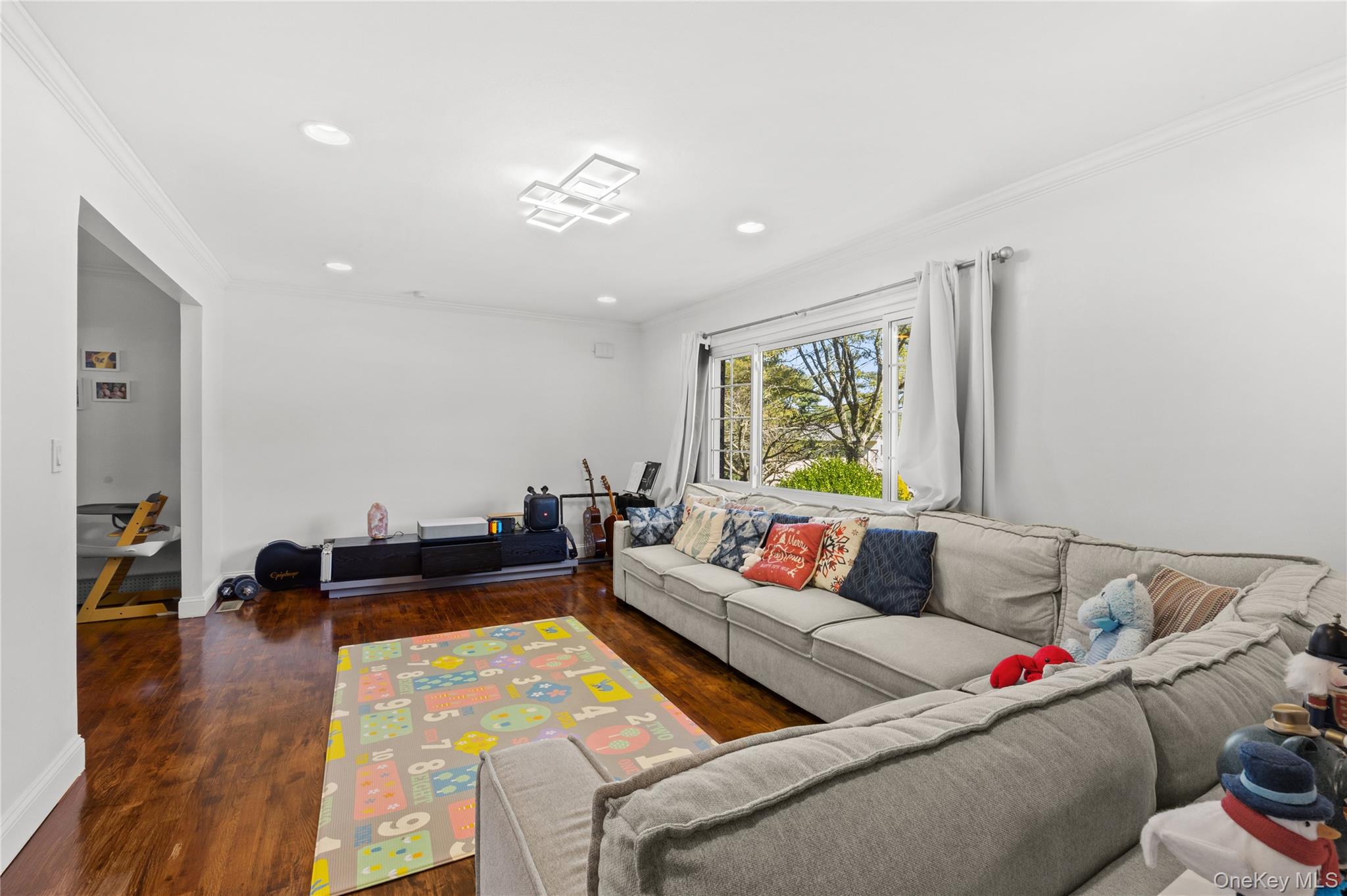 #5 photo, 25 Fielding Avenue, Dix Hills , NY 11746