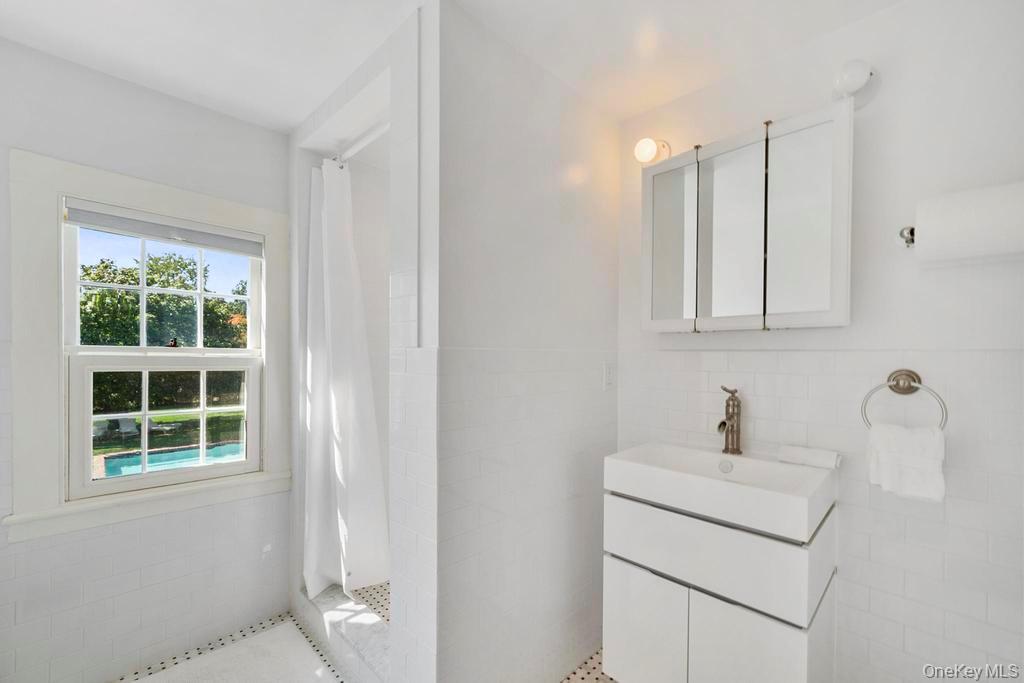 #18 photo, 46 Bellport Lane, Bellport Village , NY 11713