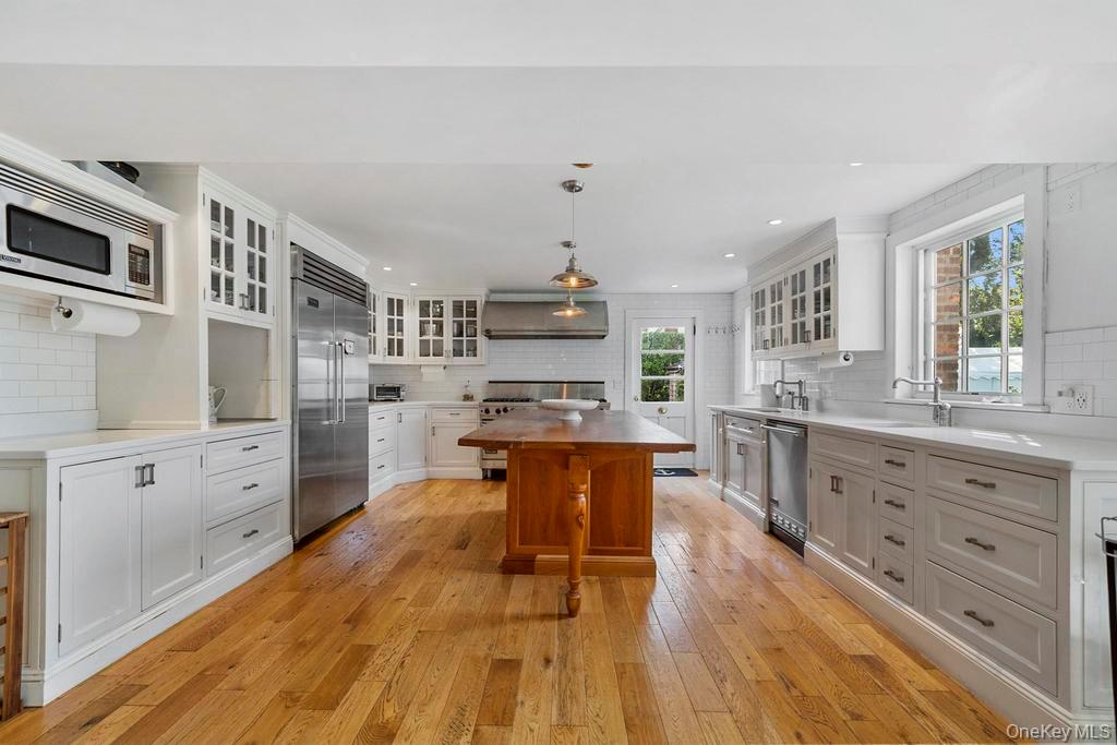 #5 photo, 46 Bellport Lane, Bellport Village , NY 11713