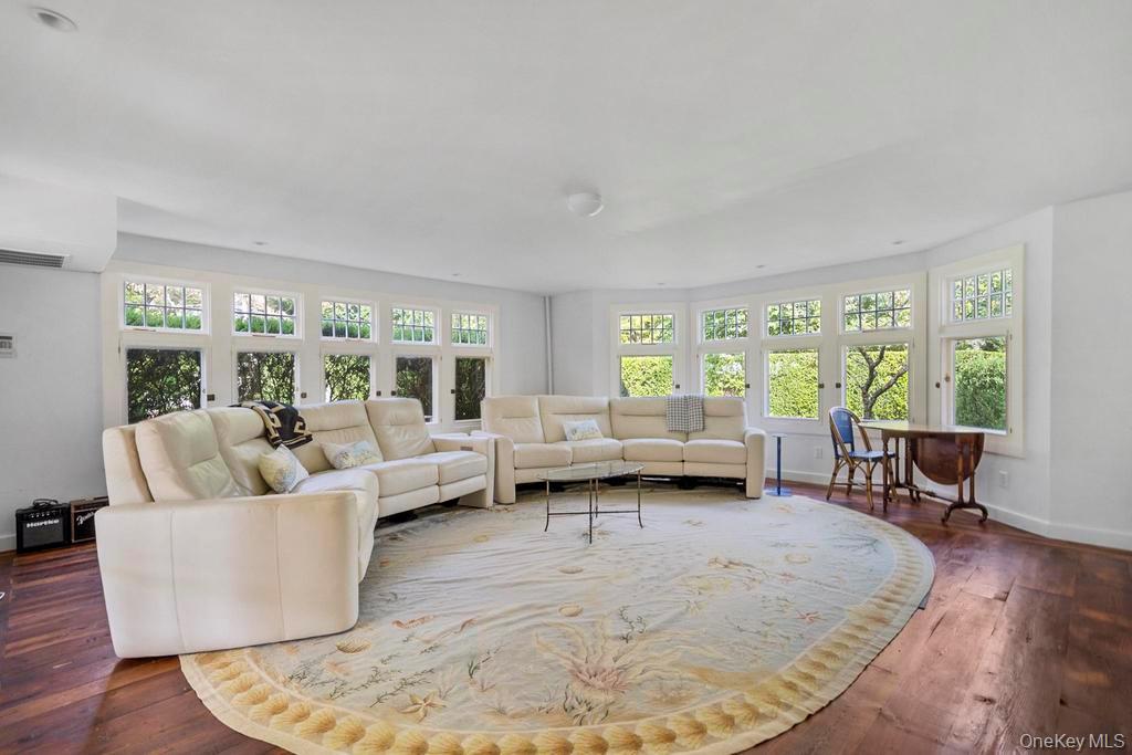 #7 photo, 46 Bellport Lane, Bellport Village , NY 11713