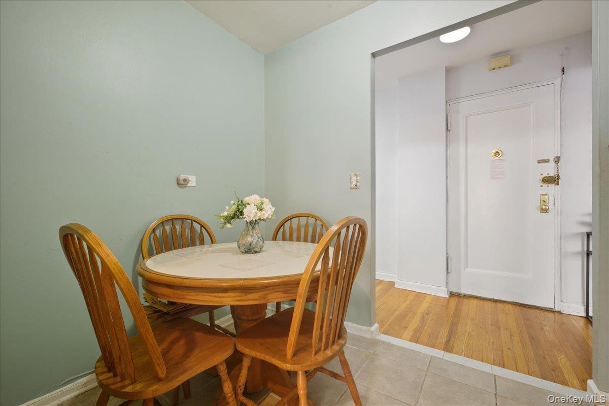 #7 photo, 103-25 68th Avenue, クイーンズ区 Forest Hills , NY 11375