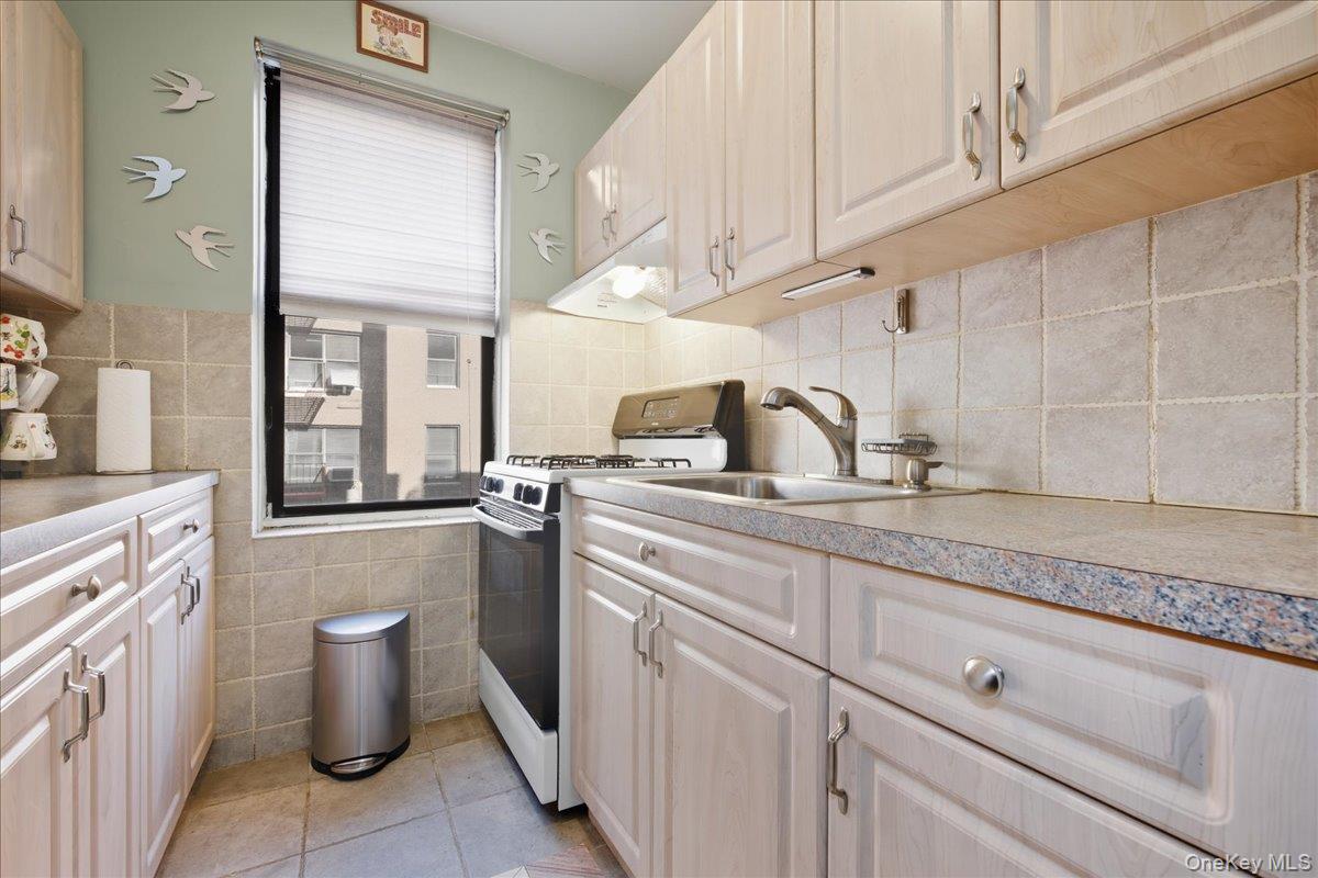 #8 photo, 103-25 68th Avenue, クイーンズ区 Forest Hills , NY 11375