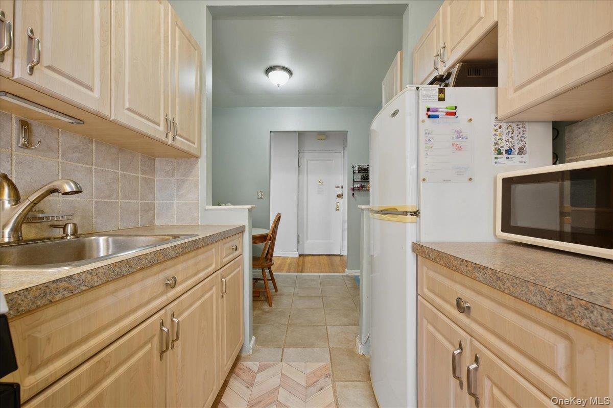 #9 photo, 103-25 68th Avenue, クイーンズ区 Forest Hills , NY 11375