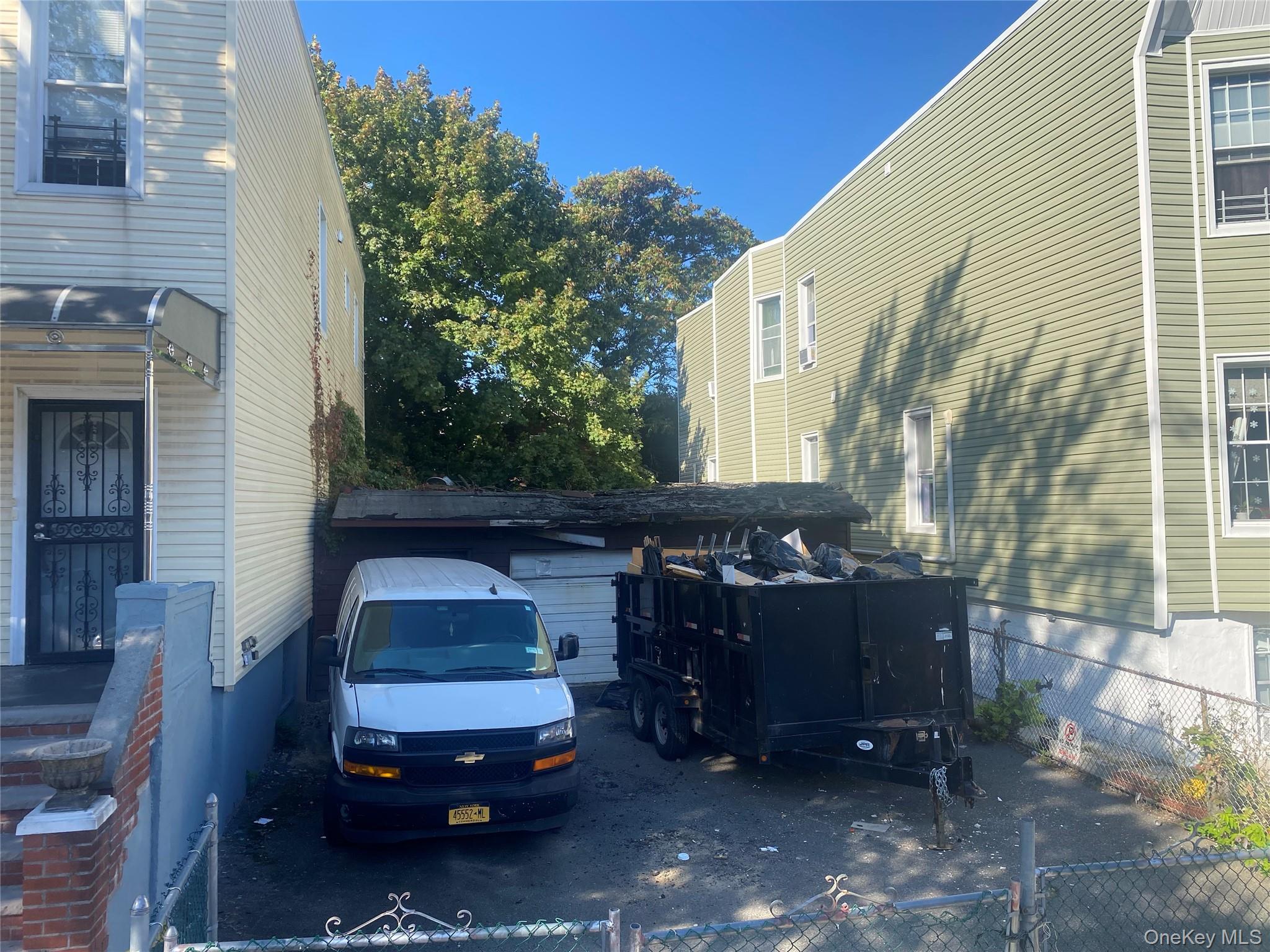 #1 photo, 1907 Barnes Avenue, ブロンクス区 Bronx , NY 10462