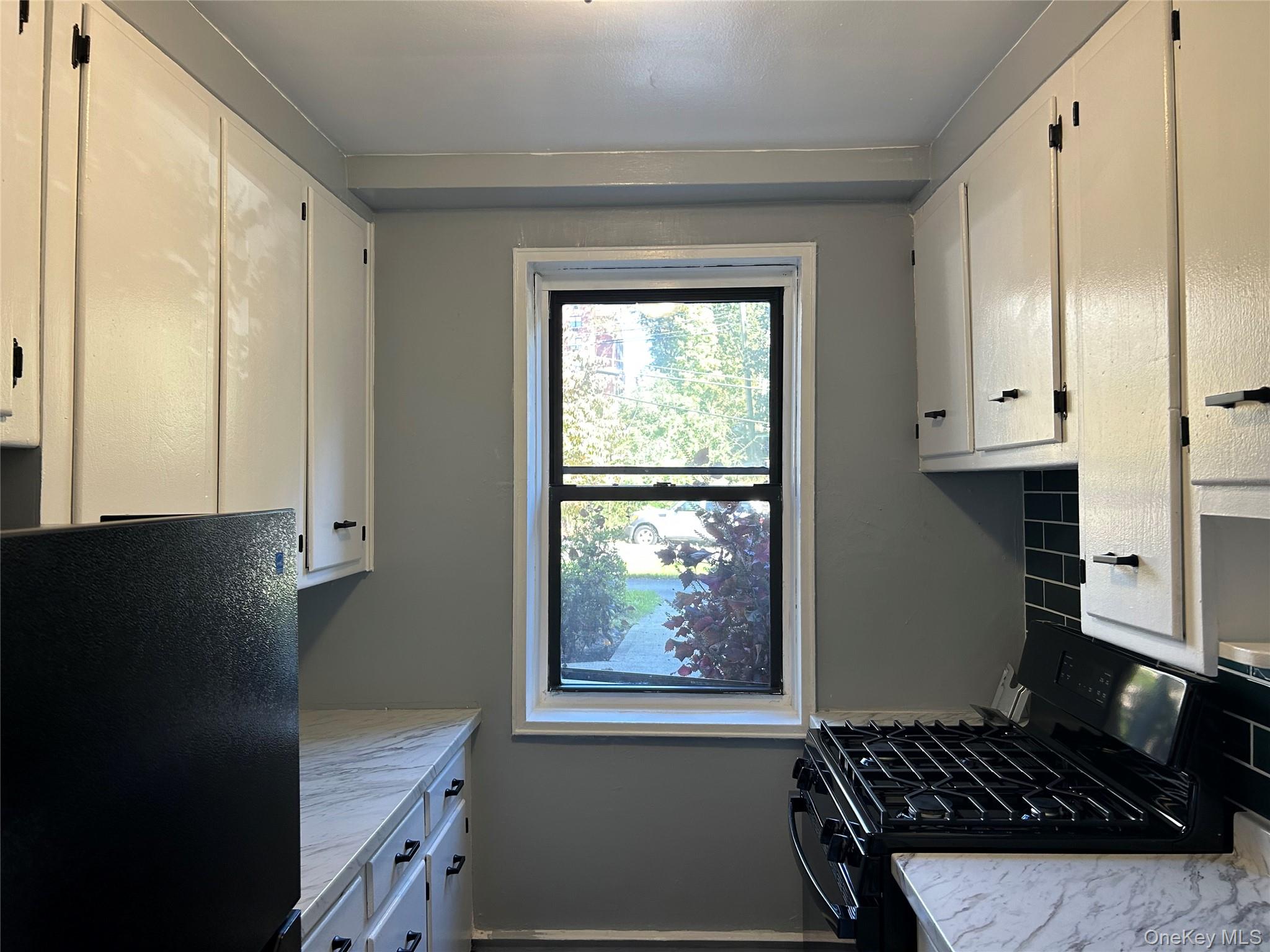 #9 photo, 5 Oakdale Manor, Suffern , NY 10901