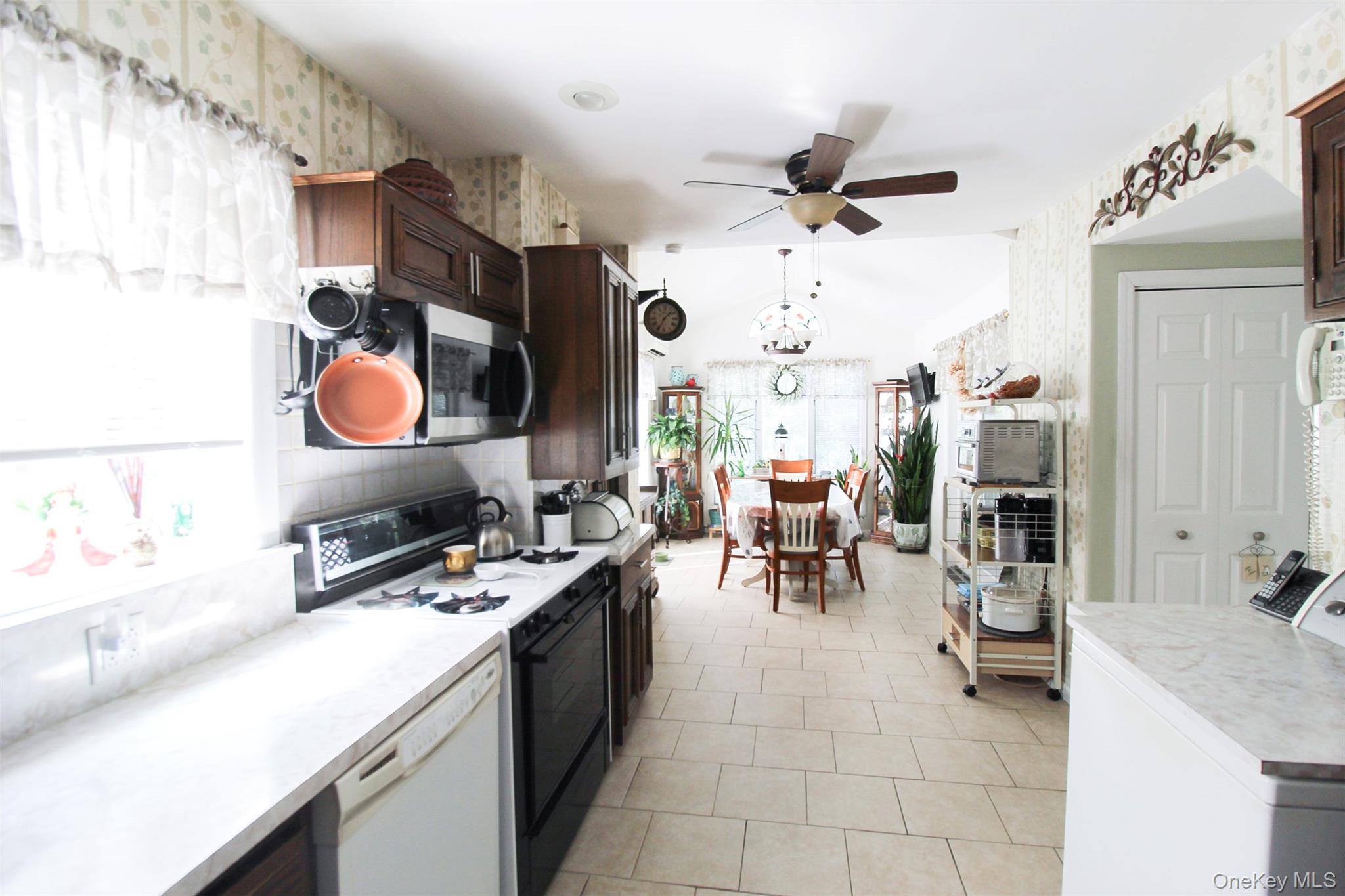 #13 photo, 3221 Giegerich Place, Bronx , NY 10465