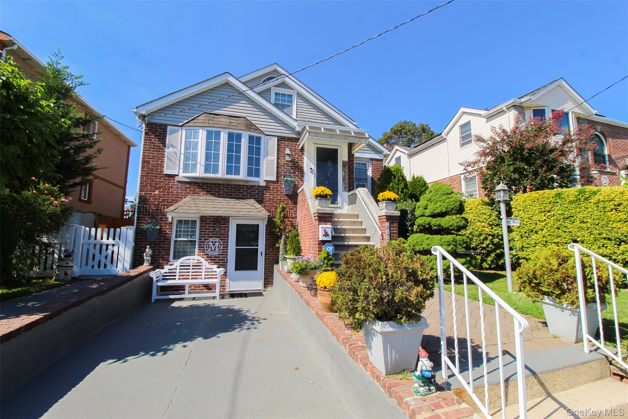 #4 photo, 3221 Giegerich Place, Bronx , NY 10465