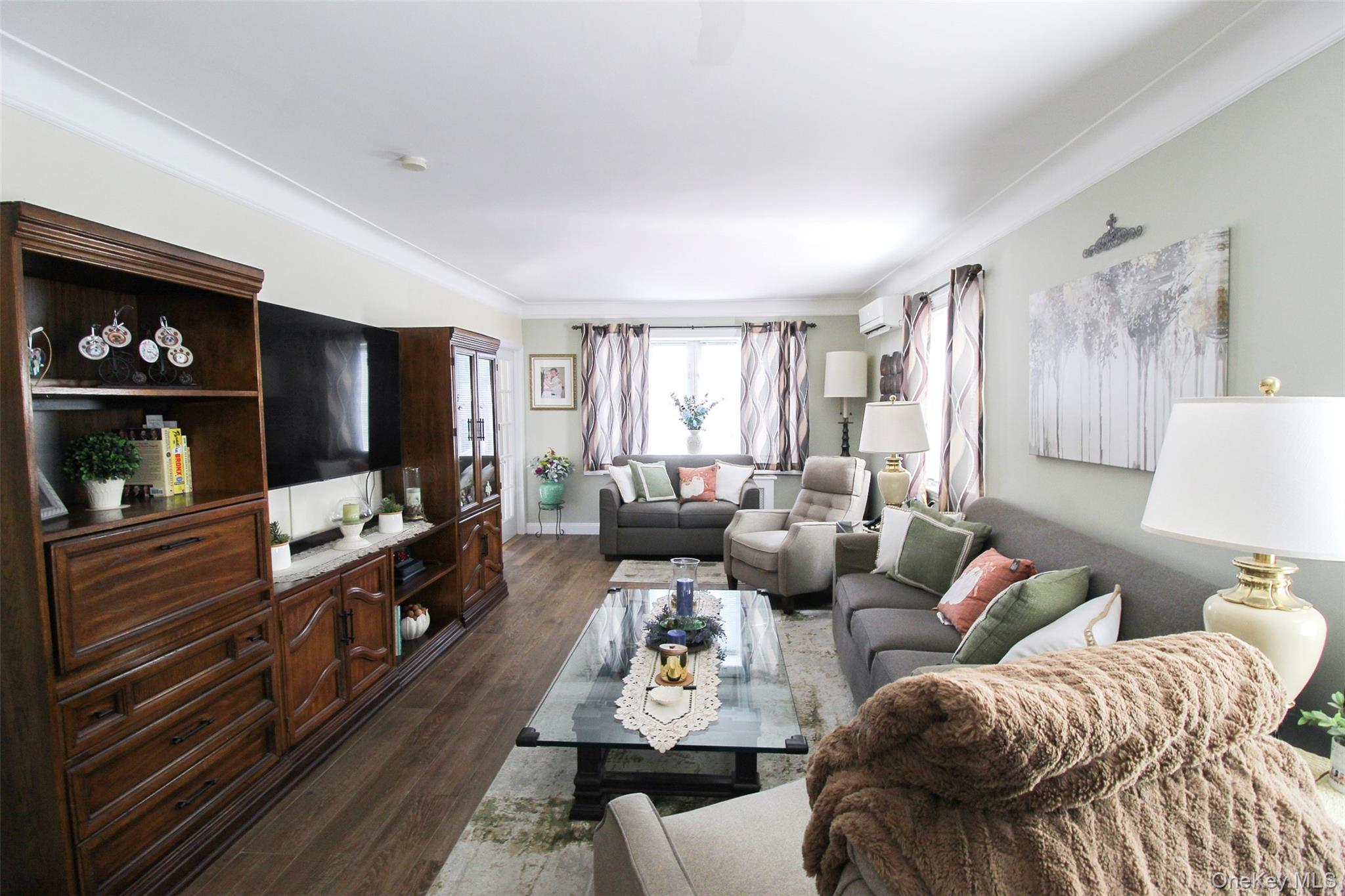 #7 photo, 3221 Giegerich Place, Bronx , NY 10465